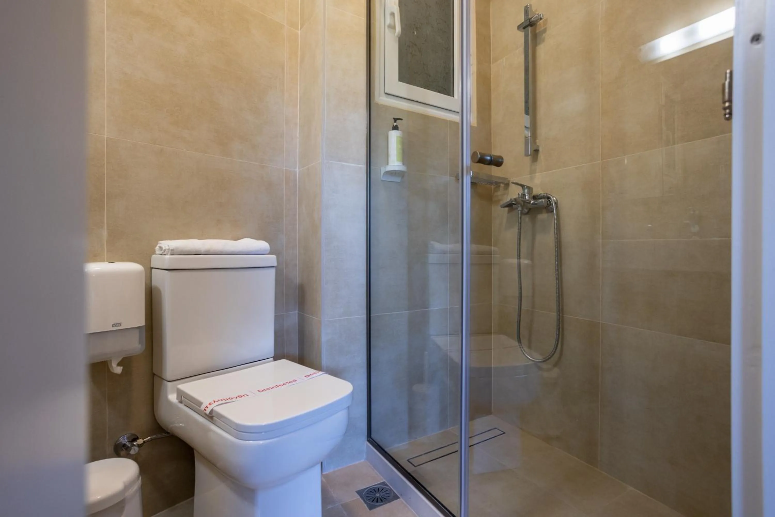 Bathroom in Hotel Bretagne