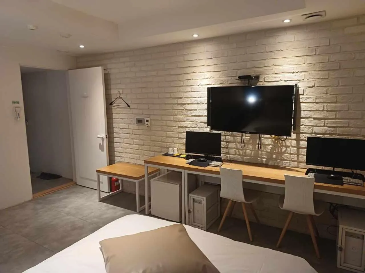 Hotel Yaja Hwajeong Station