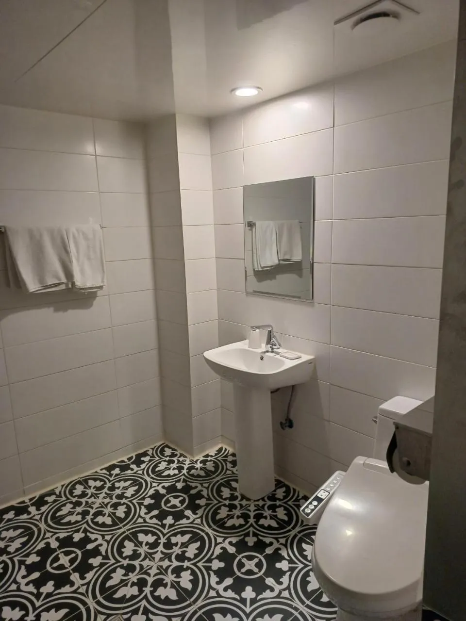 Hotel Yaja Hwajeong Station