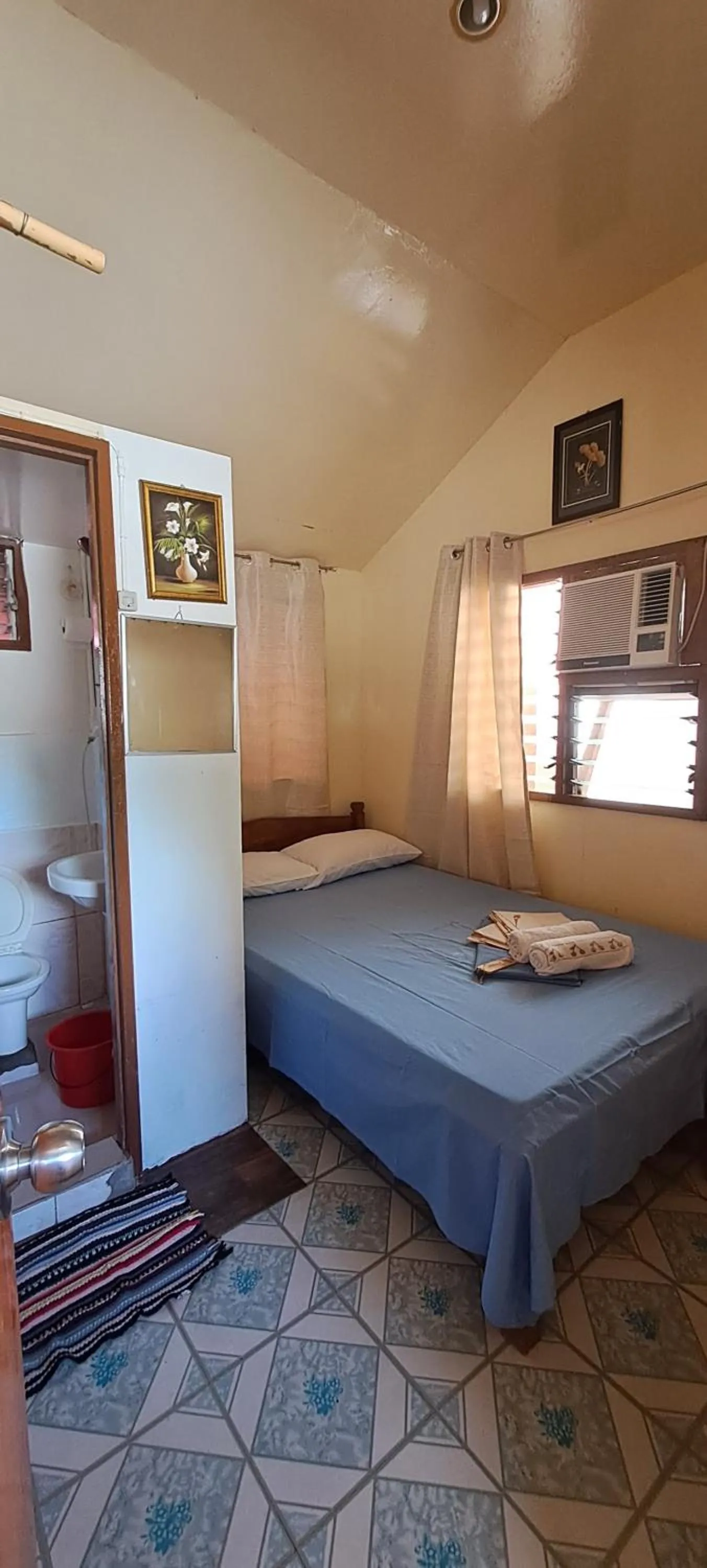 Photo of the whole room, Bed in Blessed Inn