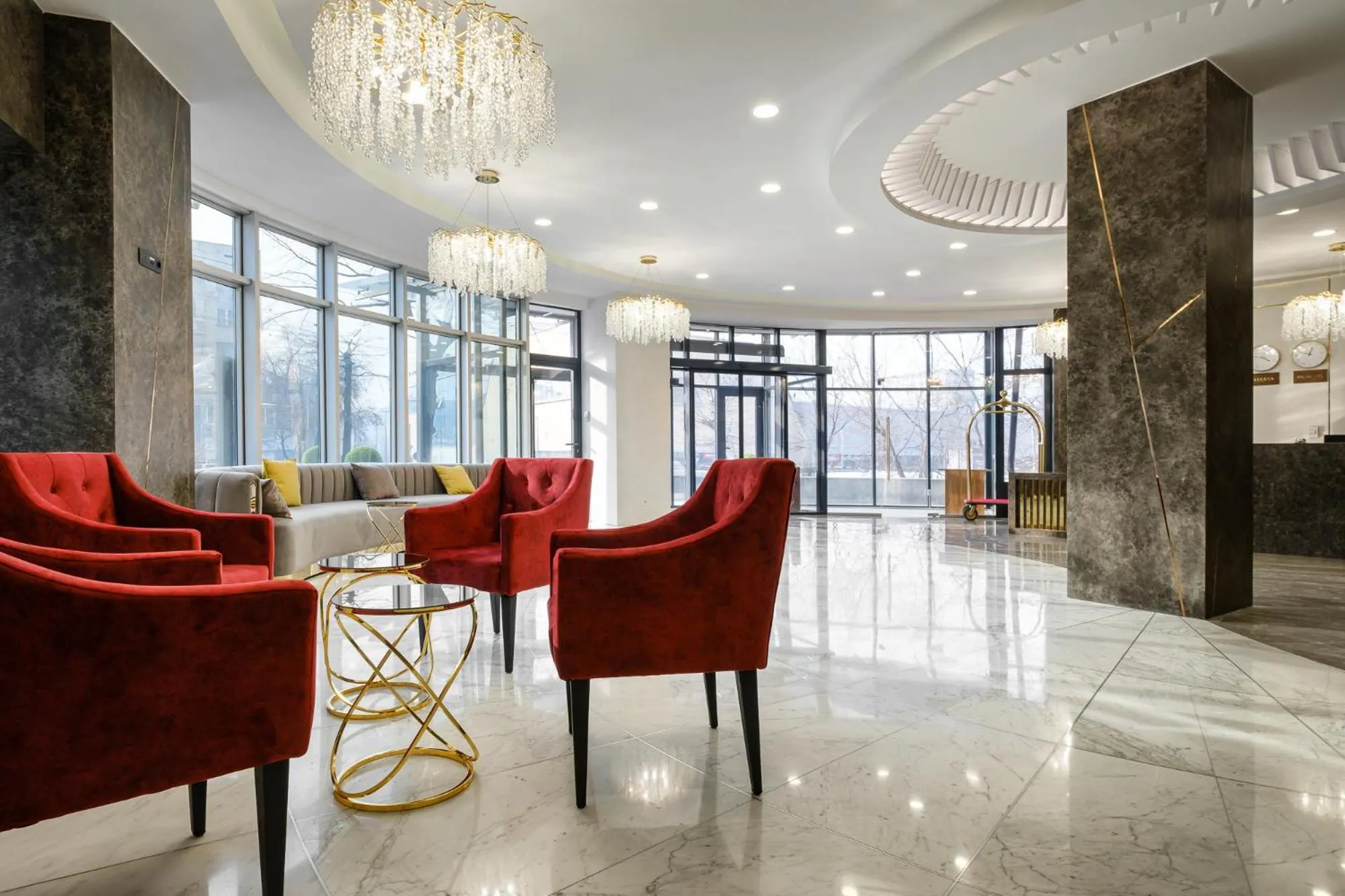 Seating area in Grand Mildom Hotel