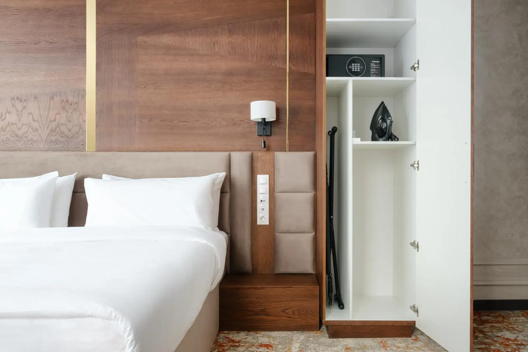 Deluxe Double or Twin Room - single occupancy in Grand Mildom Hotel Deluxe Double or Twin Room - single occupancy in Grand Mildom Hotel