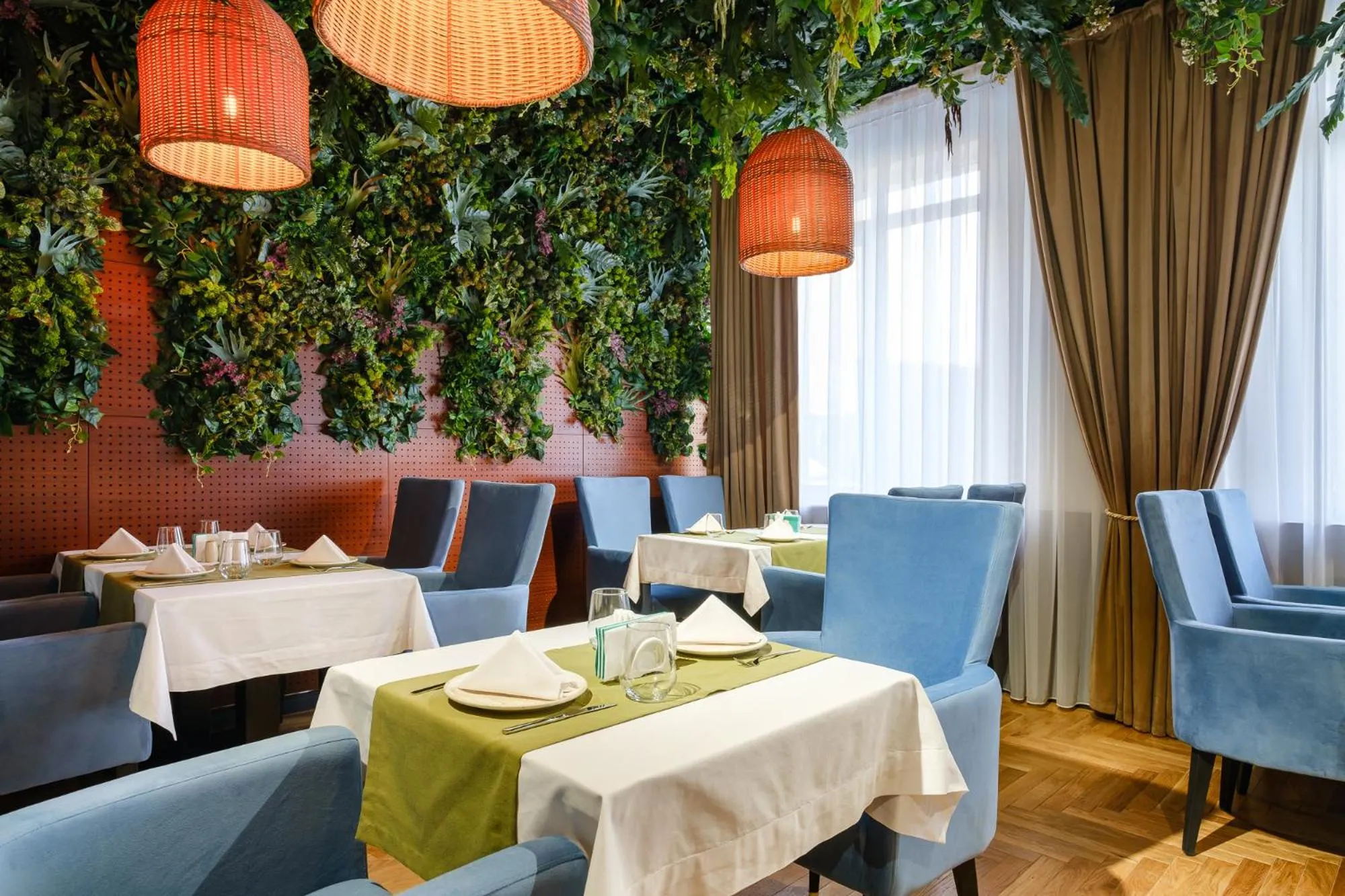 Breakfast in Grand Mildom Hotel