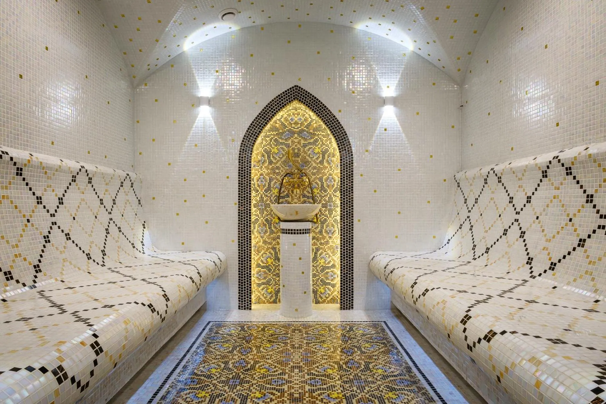 Steam room in Grand Mildom Hotel