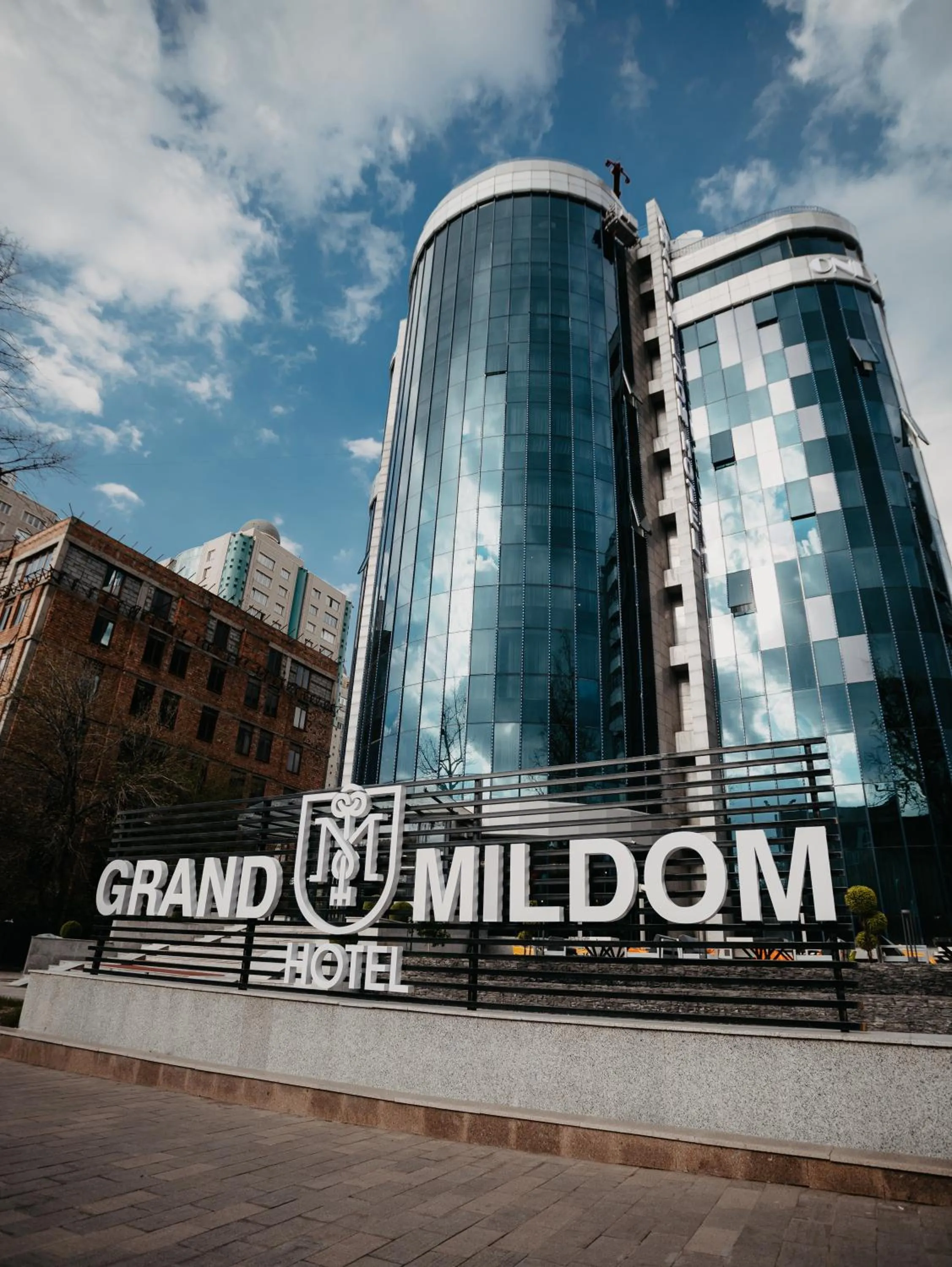 Property building in Grand Mildom Hotel