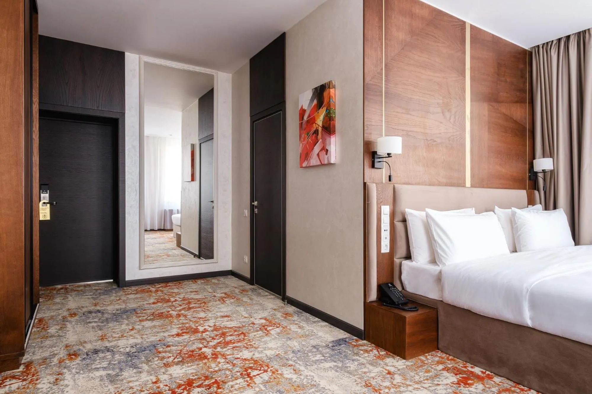 Photo of the whole room, Bed in Grand Mildom Hotel