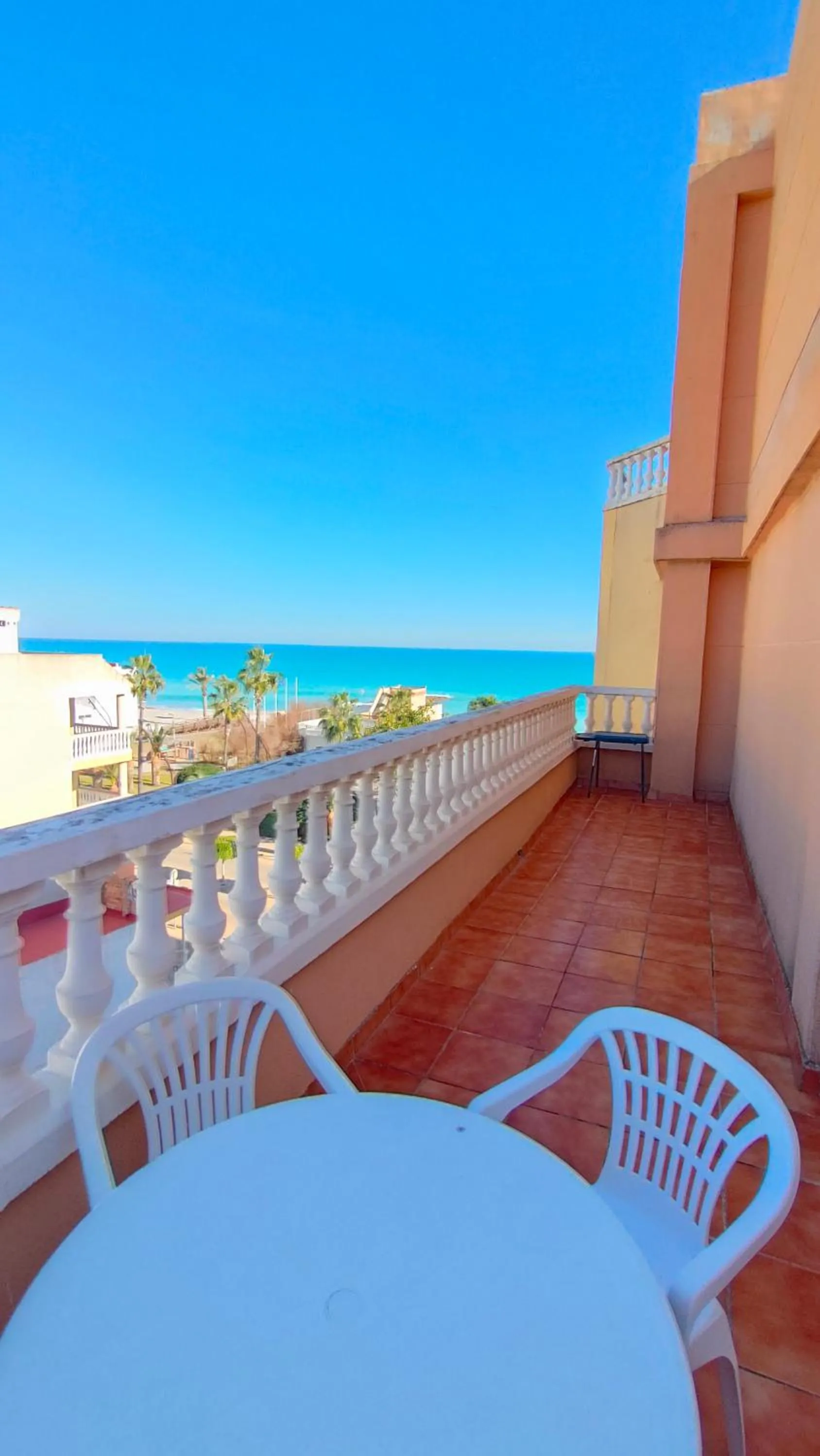 Sea view in Playa Paradís - Primera linea de playa - AP-7 3min - Self check-in 24h