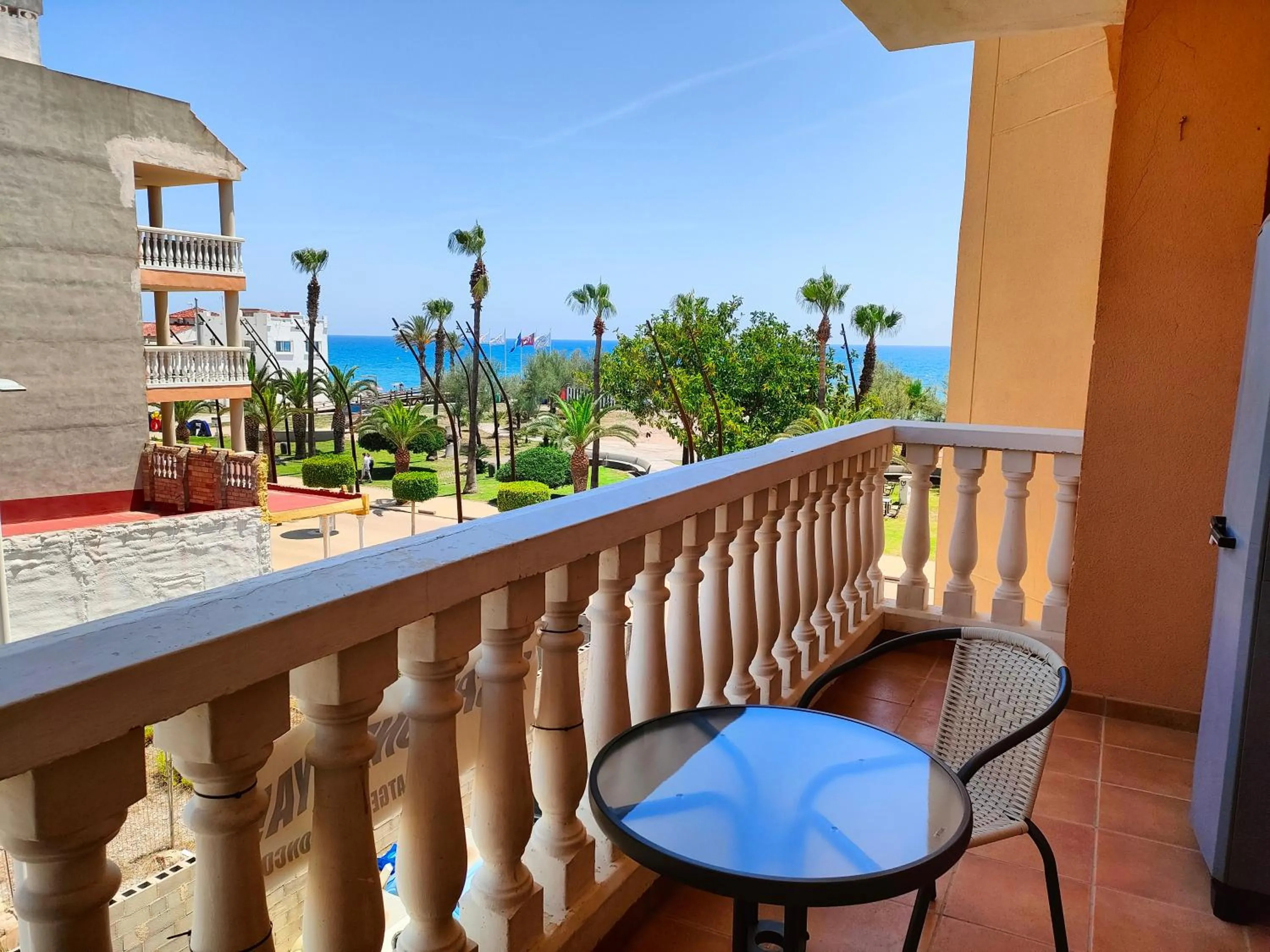 Balcony/Terrace in Playa Paradís - Primera linea de playa - AP-7 3min - Self check-in 24h