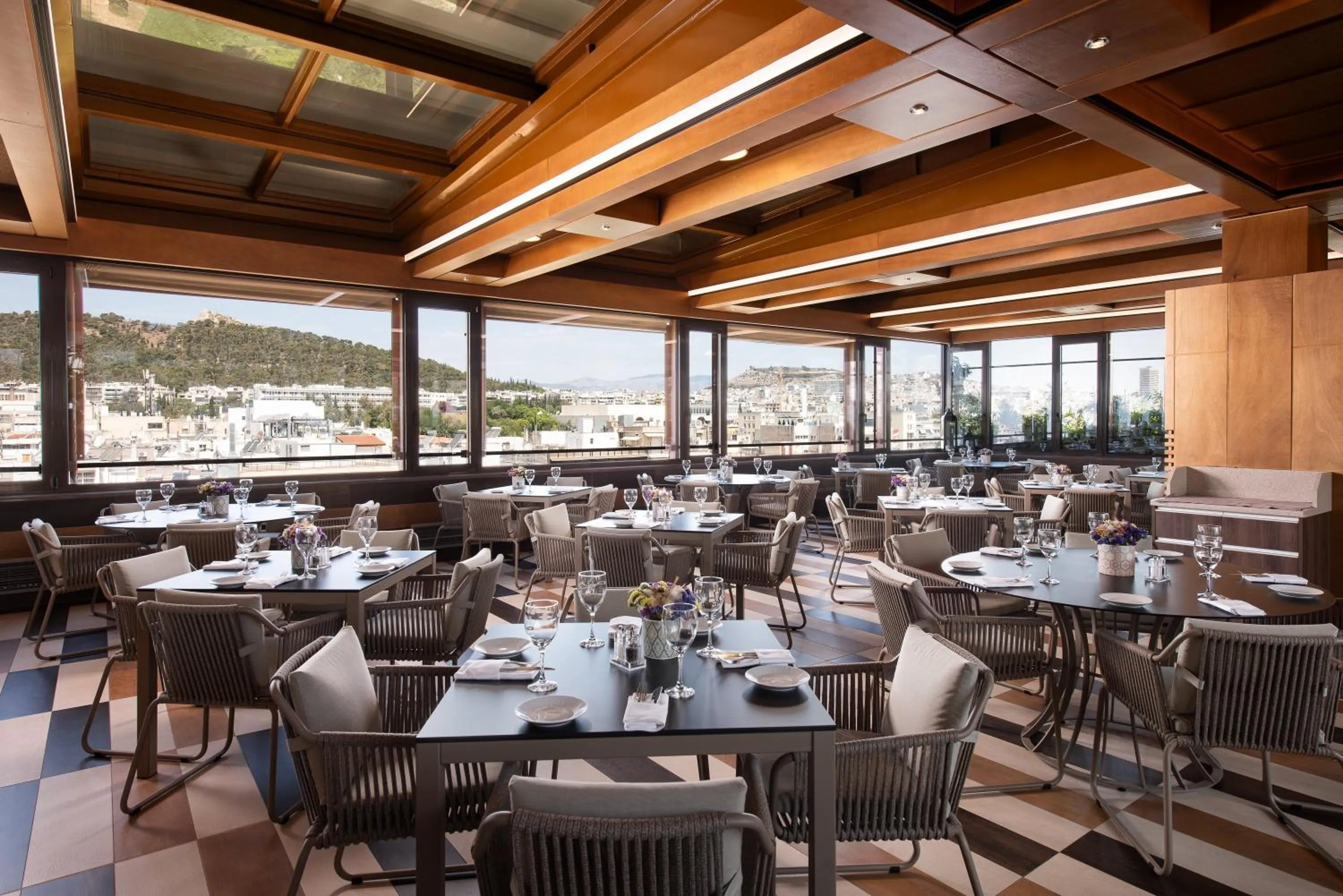 Restaurant/places to eat in Crowne Plaza Athens City Centre by IHG