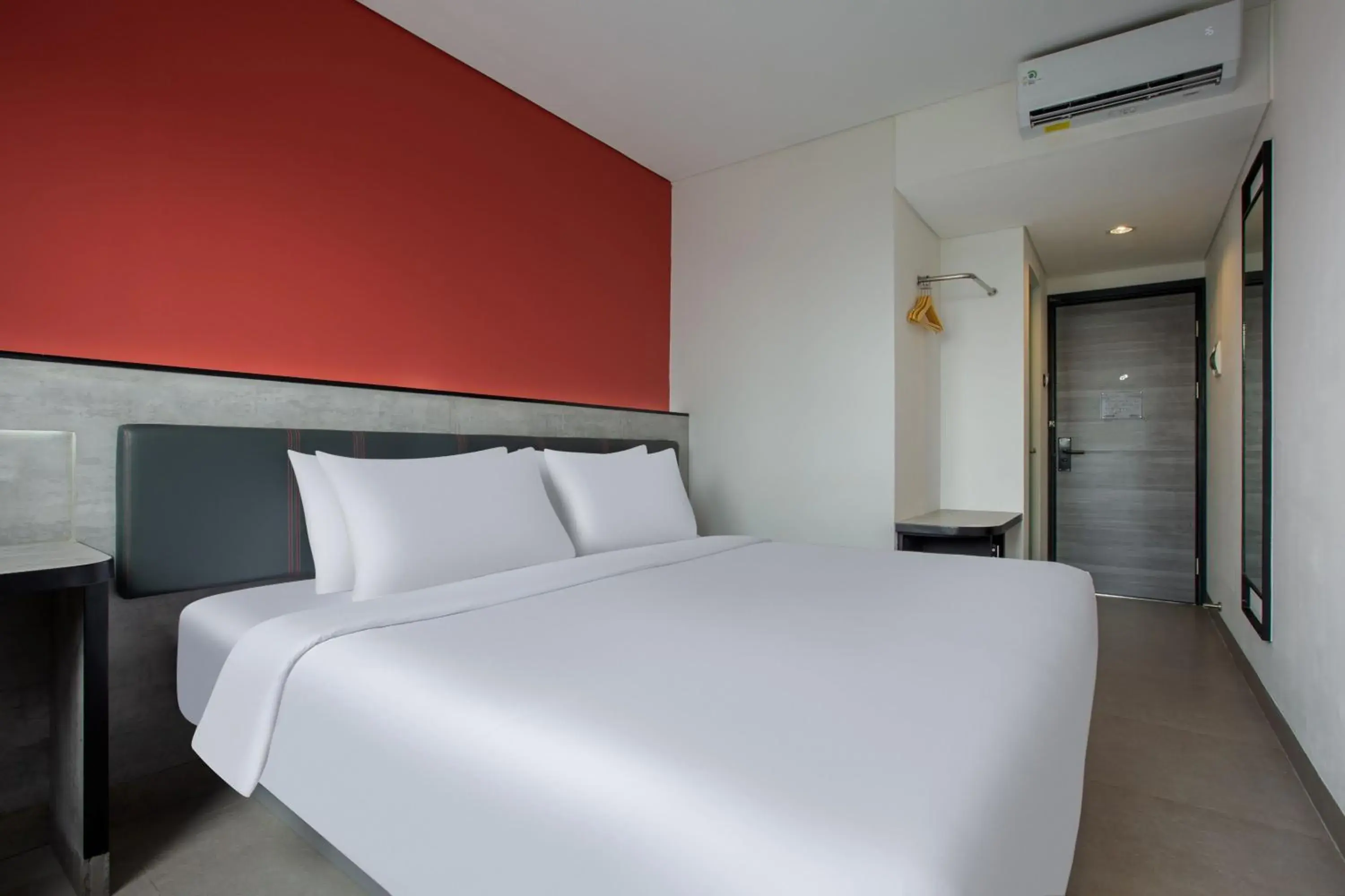 Bedroom, Bed in Amaris Hotel Kalimalang Bedroom, Bed in Amaris Hotel Kalimalang