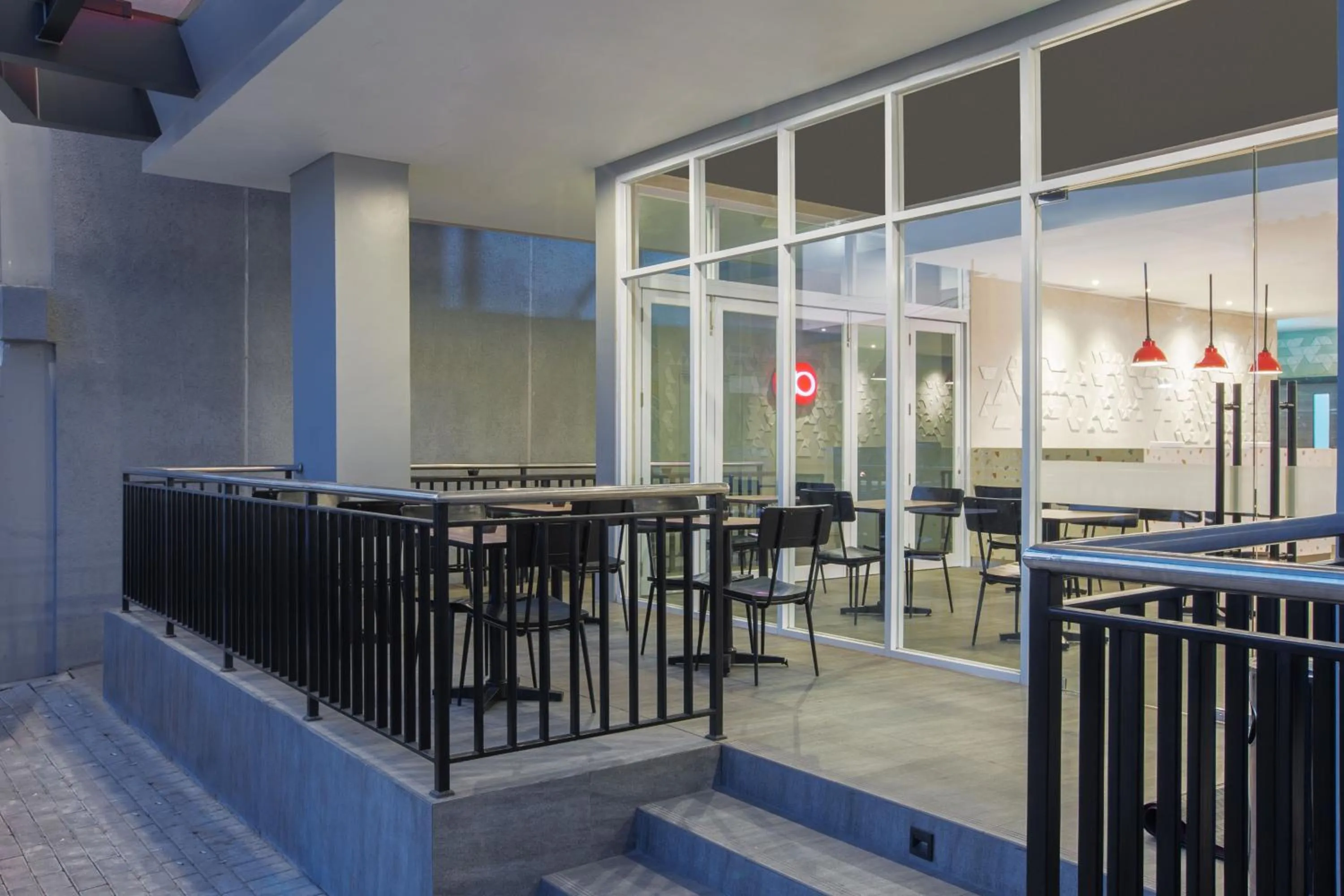 Restaurant/places to eat in Amaris Hotel Kalimalang