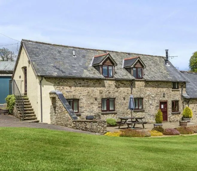 West Hollowcombe Farm Cottages - full site booking