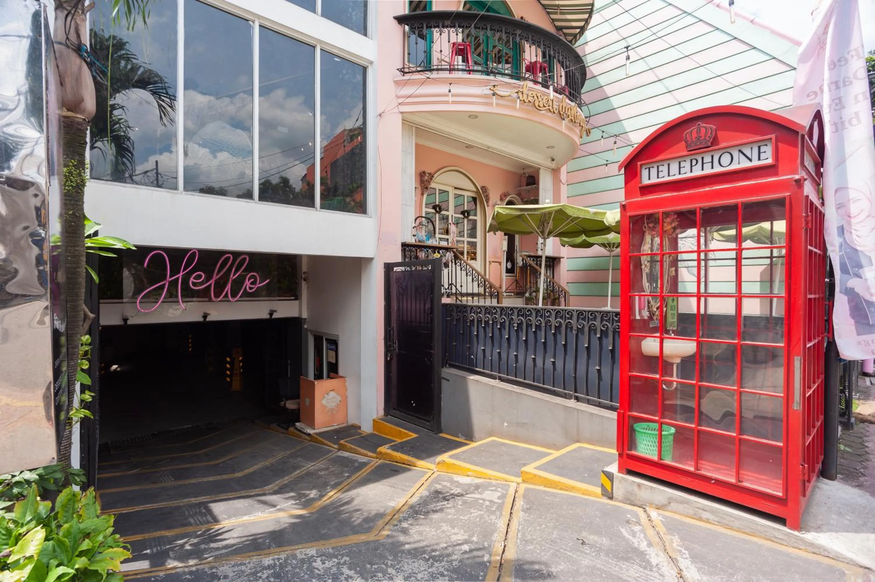 Property building in Urbanview Hotel Jagakarsa by RedDoorz