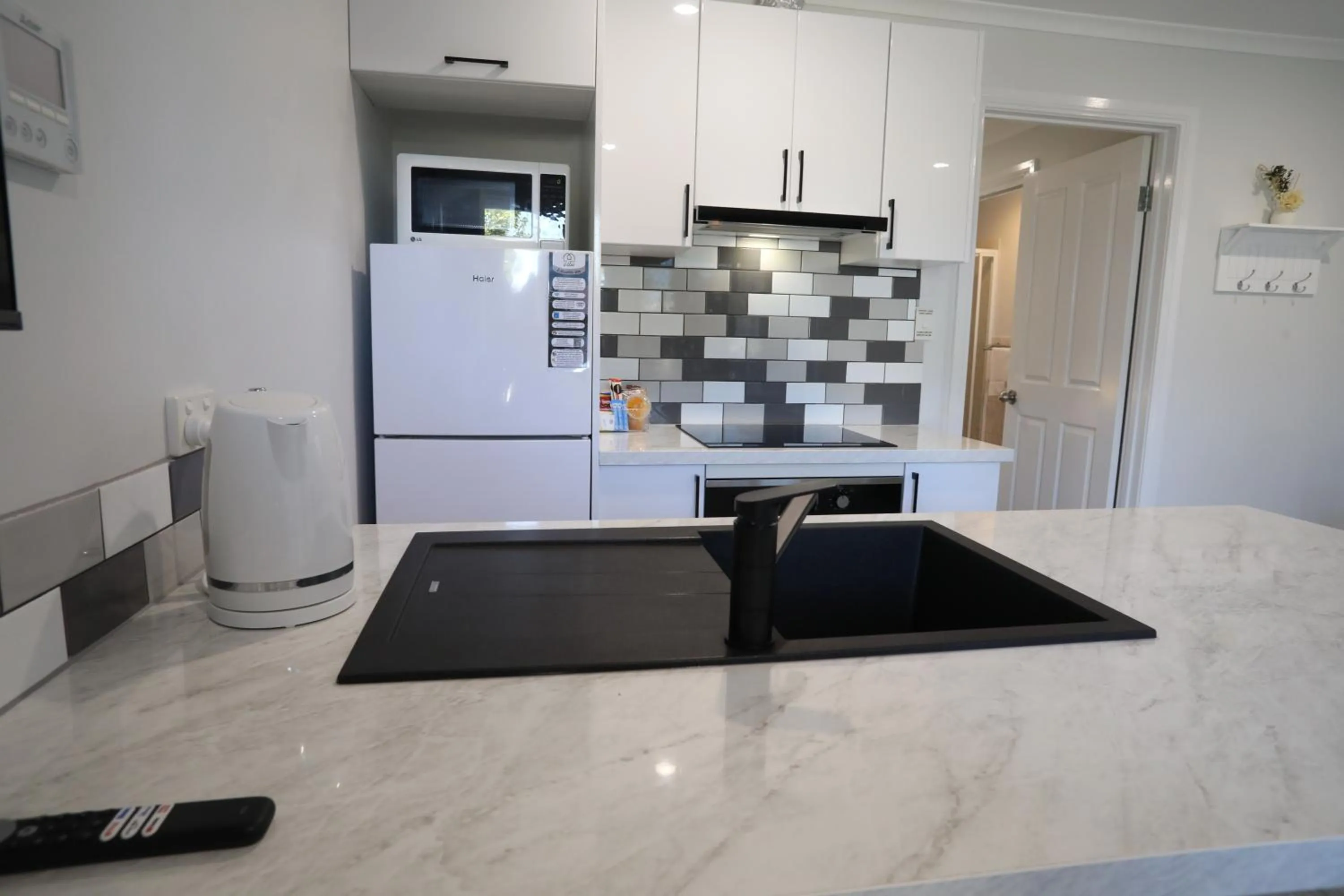 Kitchen or kitchenette in Port Lincoln Villas