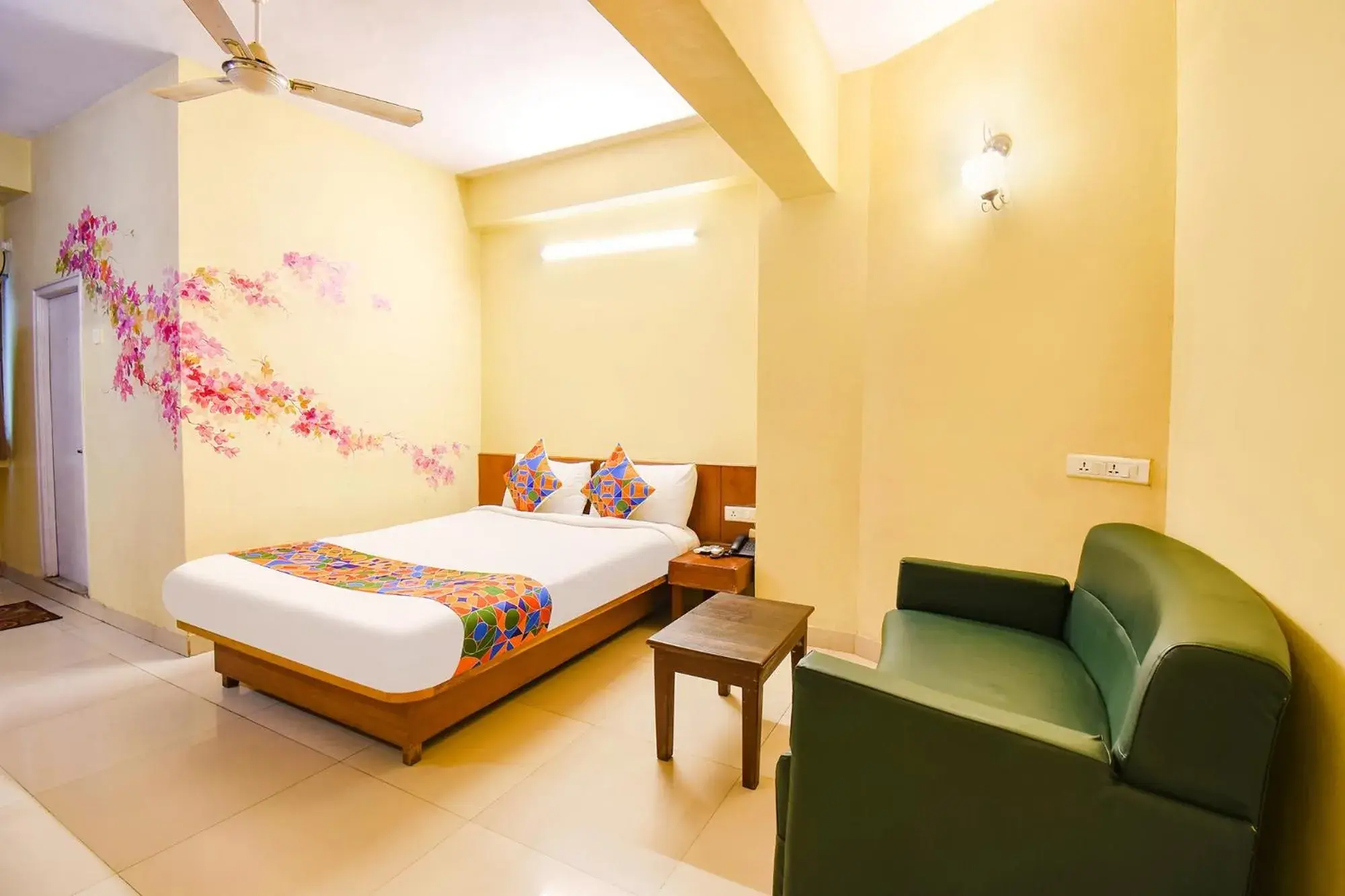 Bed in FabHotel Prime Yash Residency - Nr Lonavala Railway Station Bed in FabHotel Prime Yash Residency - Nr Lonavala Railway Station