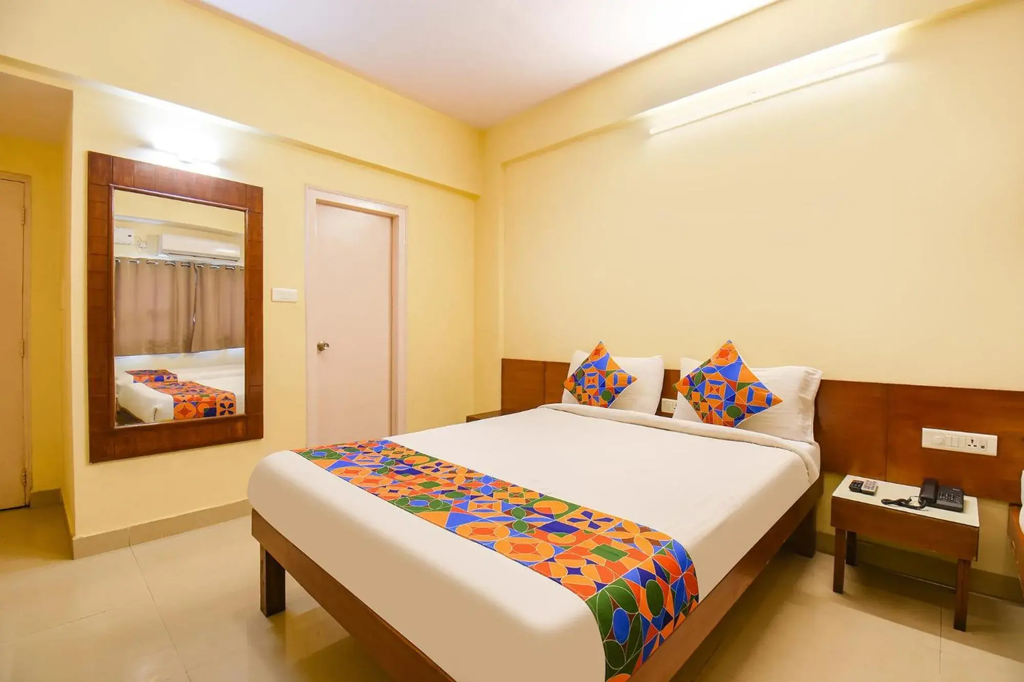 Bed in FabHotel Prime Yash Residency - Nr Lonavala Railway Station Bed in FabHotel Prime Yash Residency - Nr Lonavala Railway Station