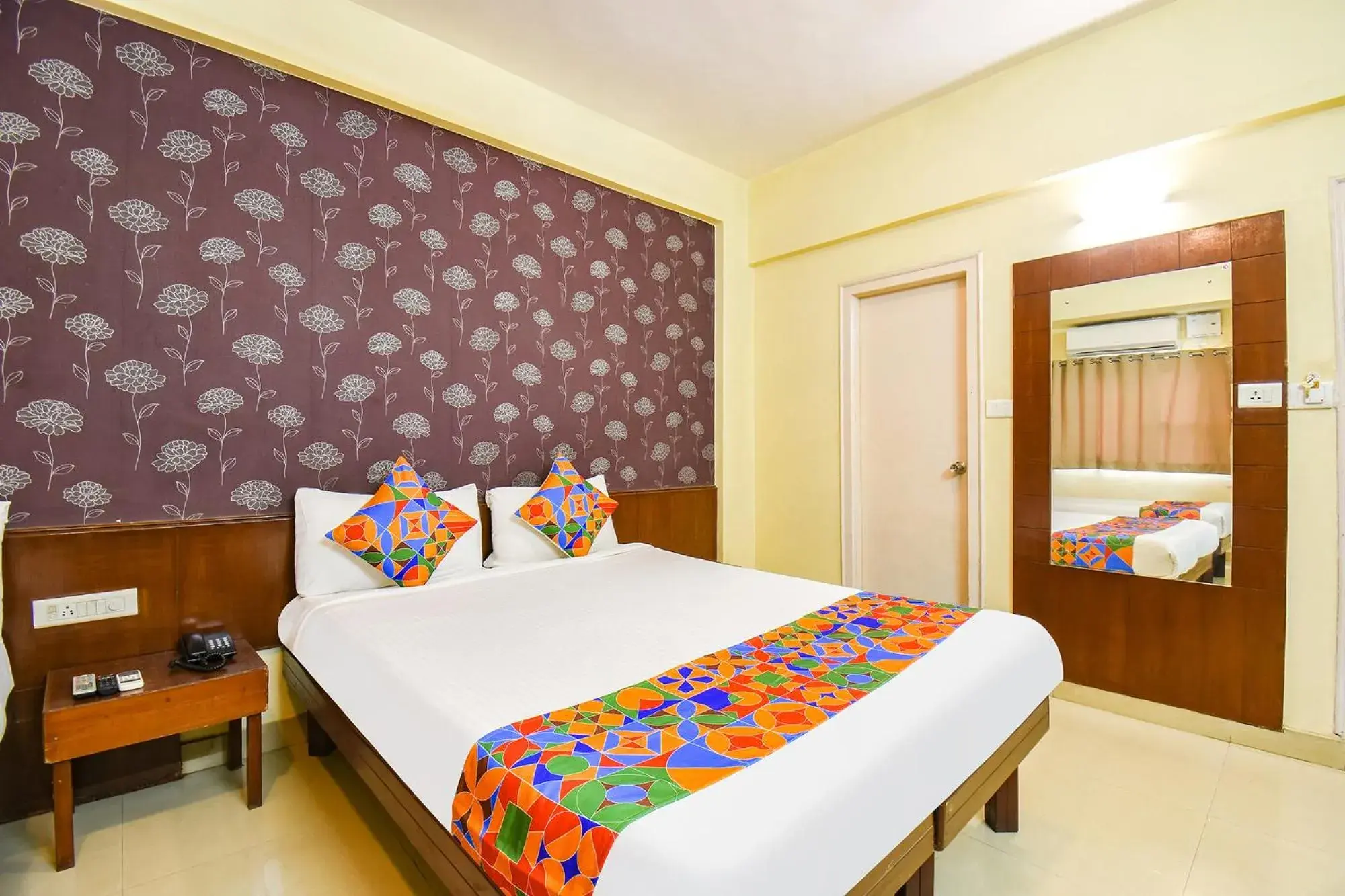 Bed in FabHotel Prime Yash Residency - Nr Lonavala Railway Station Bed in FabHotel Prime Yash Residency - Nr Lonavala Railway Station