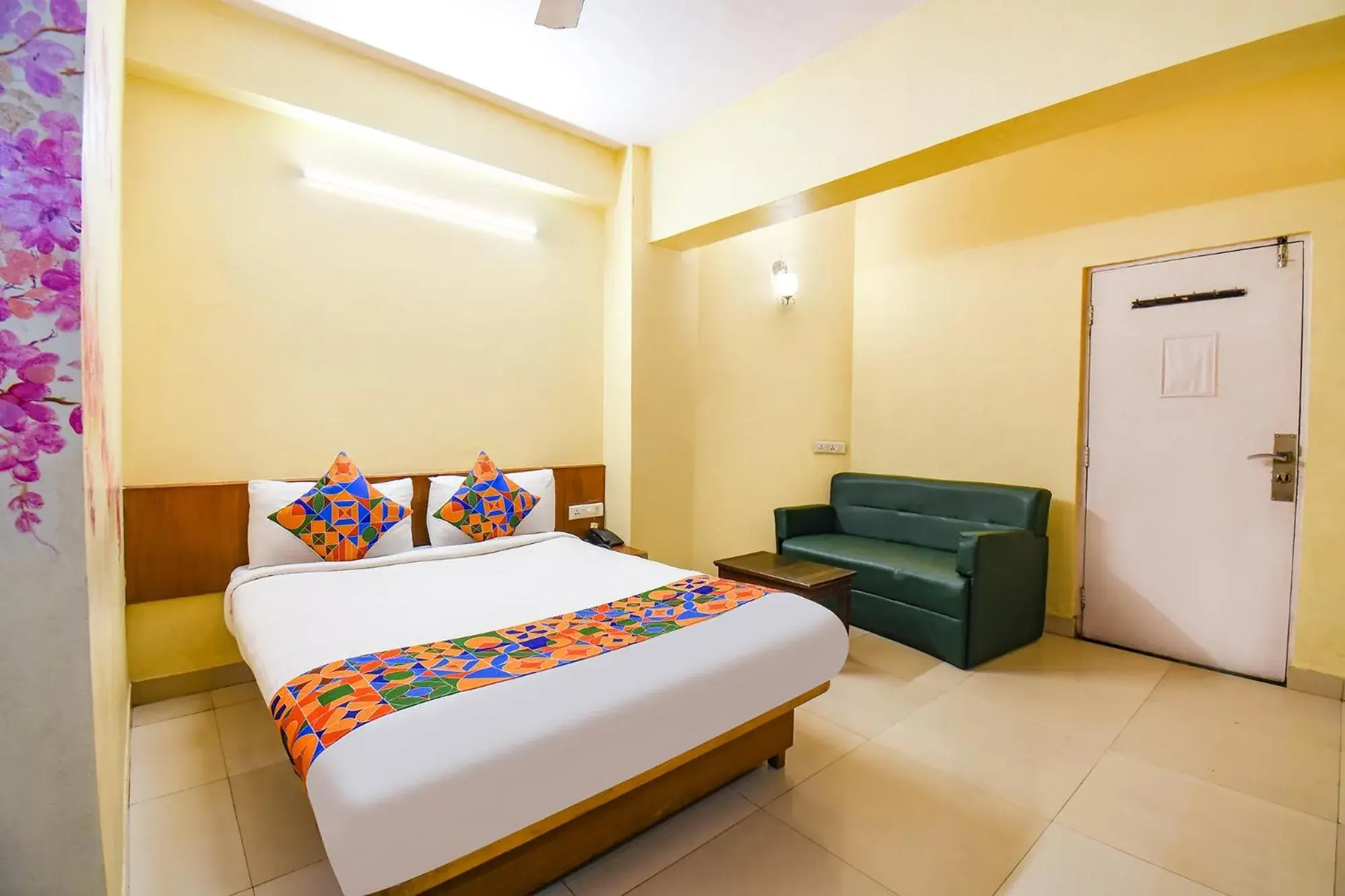 Bed in FabHotel Prime Yash Residency - Nr Lonavala Railway Station Bed in FabHotel Prime Yash Residency - Nr Lonavala Railway Station