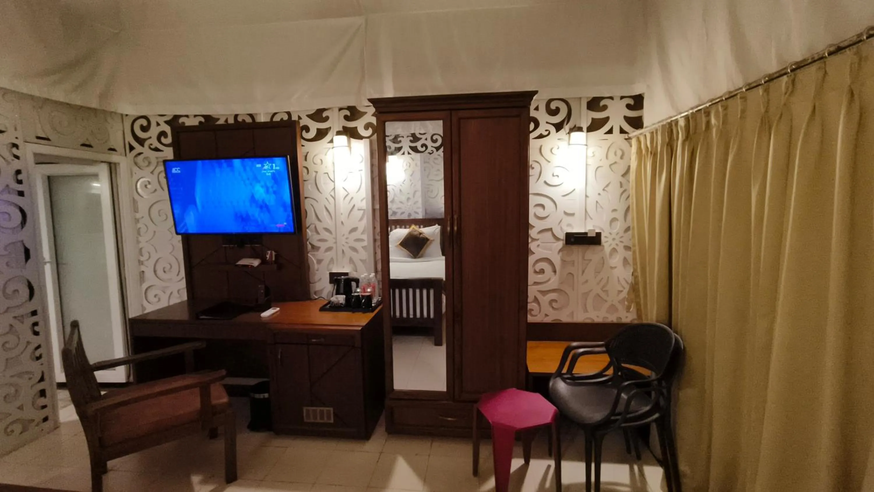 TV and multimedia in Luxury Amar Tree Resort