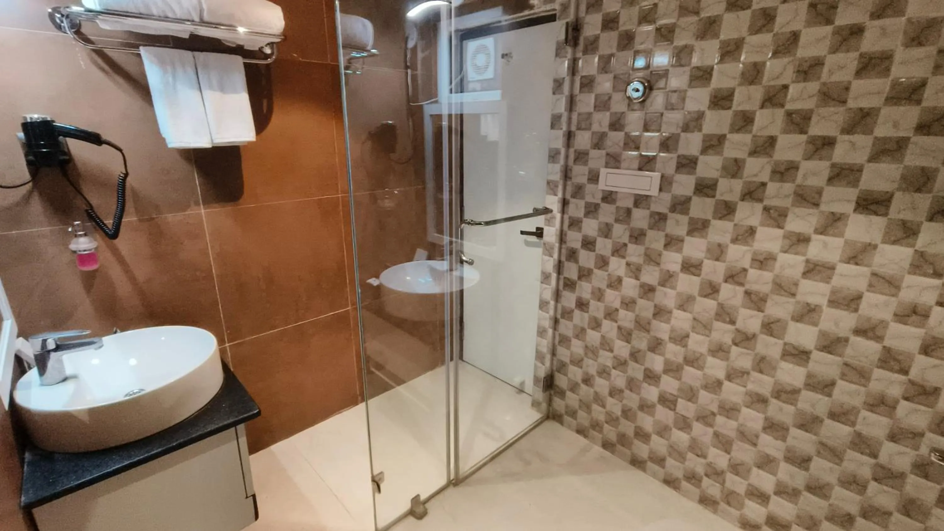 Shower in Luxury Amar Tree Resort