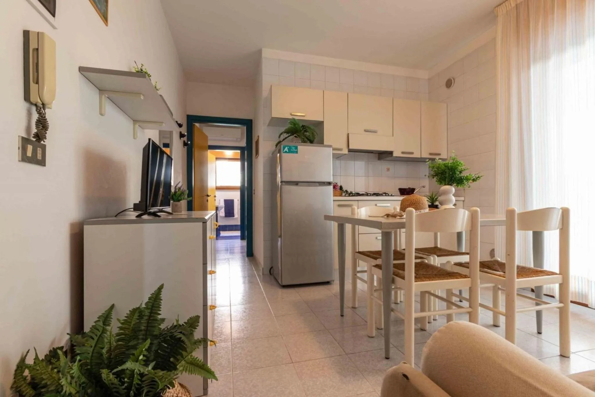 Modern flat 300 mt from the beach