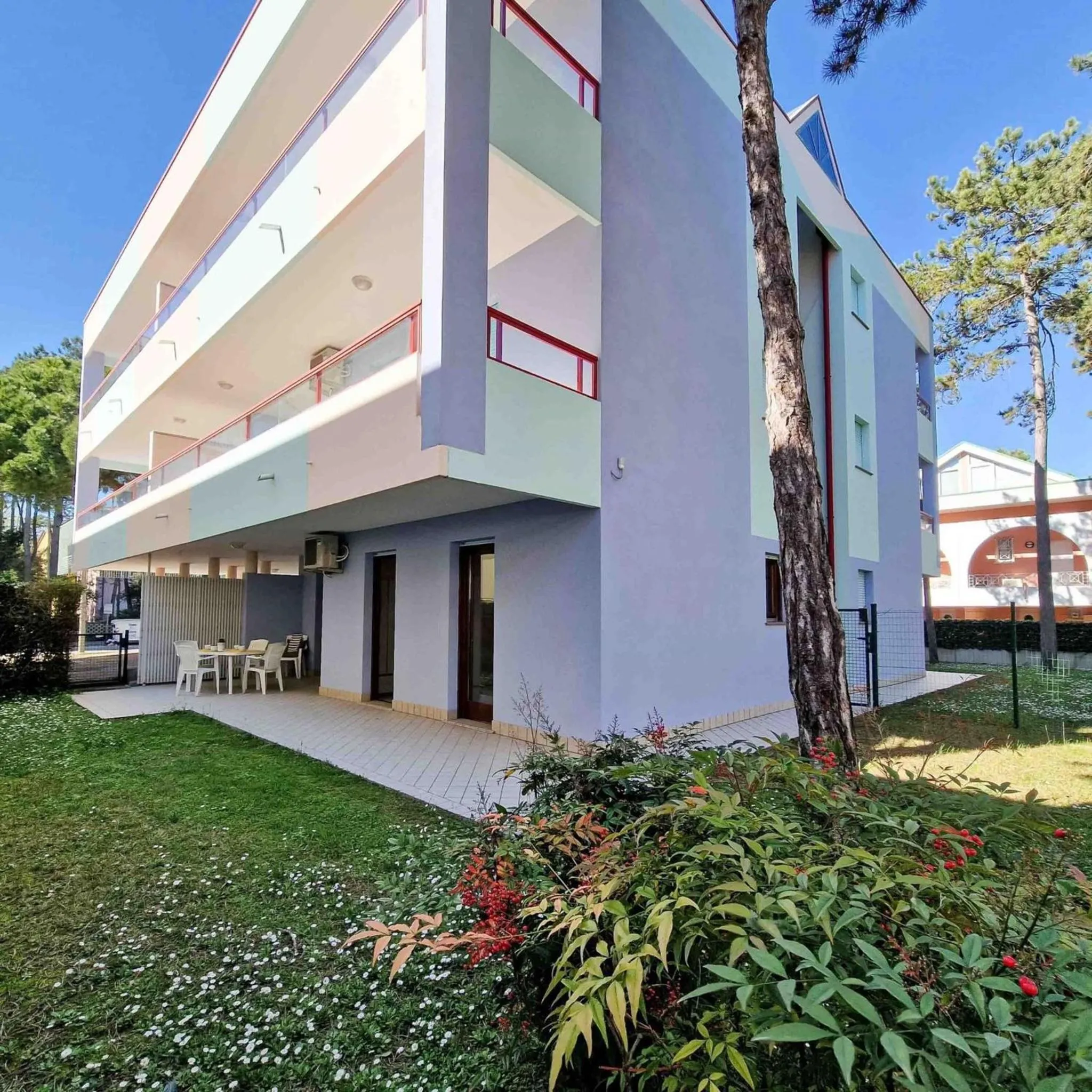 Modern flat 300 mt from the beach