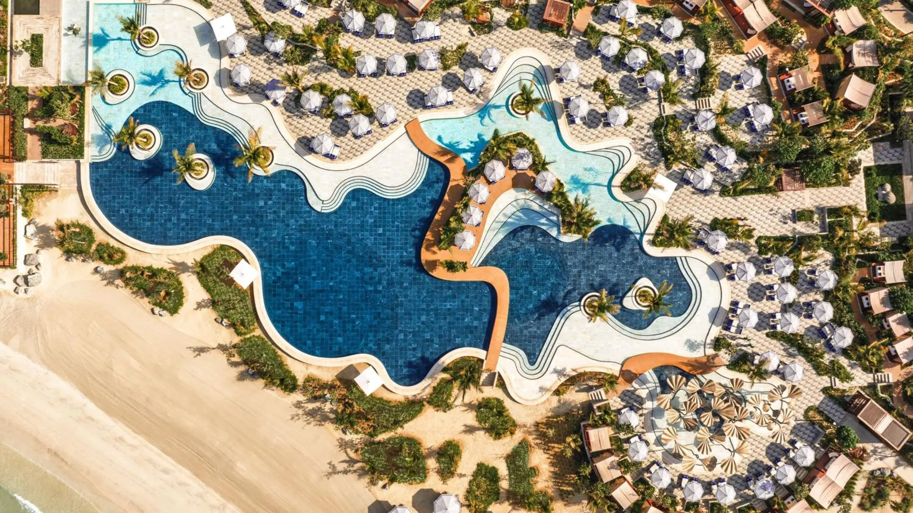 Bird's eye view in Jumeirah Marsa Al Arab Dubai Bird's eye view in Jumeirah Marsa Al Arab Dubai
