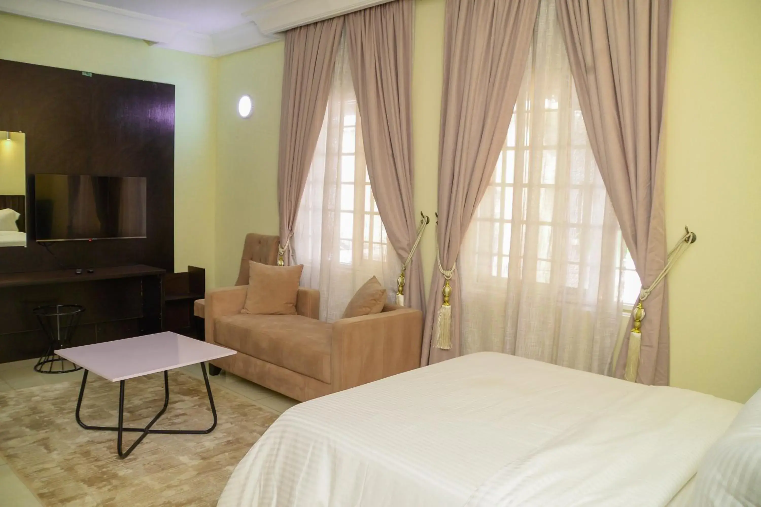 TV and multimedia, Bed in House 24 TV and multimedia, Bed in House 24