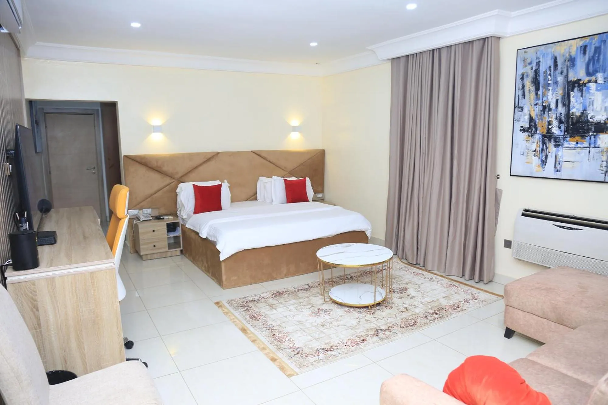 Photo of the whole room, Bed in House 24