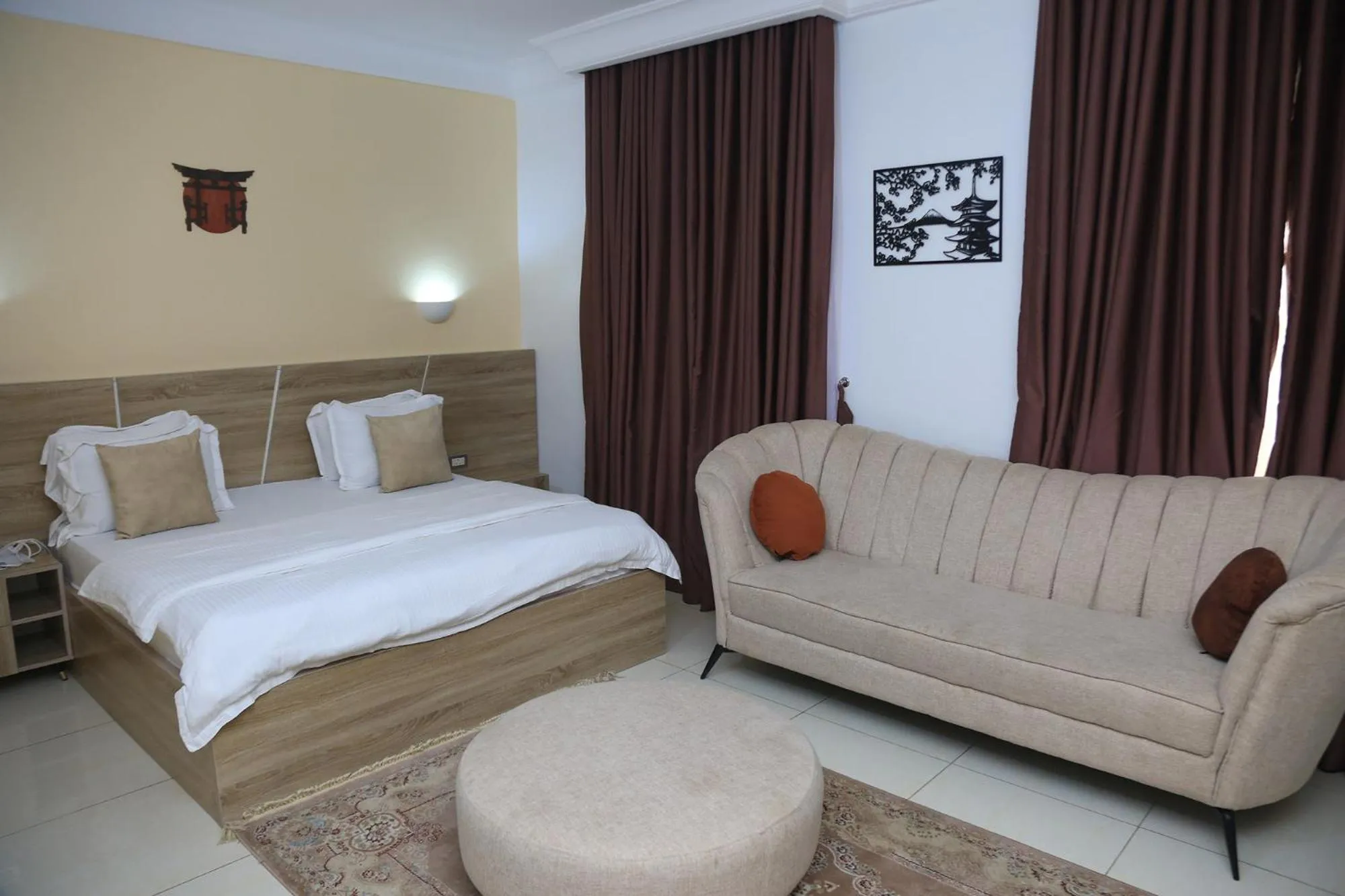 Photo of the whole room, Bed in House 24