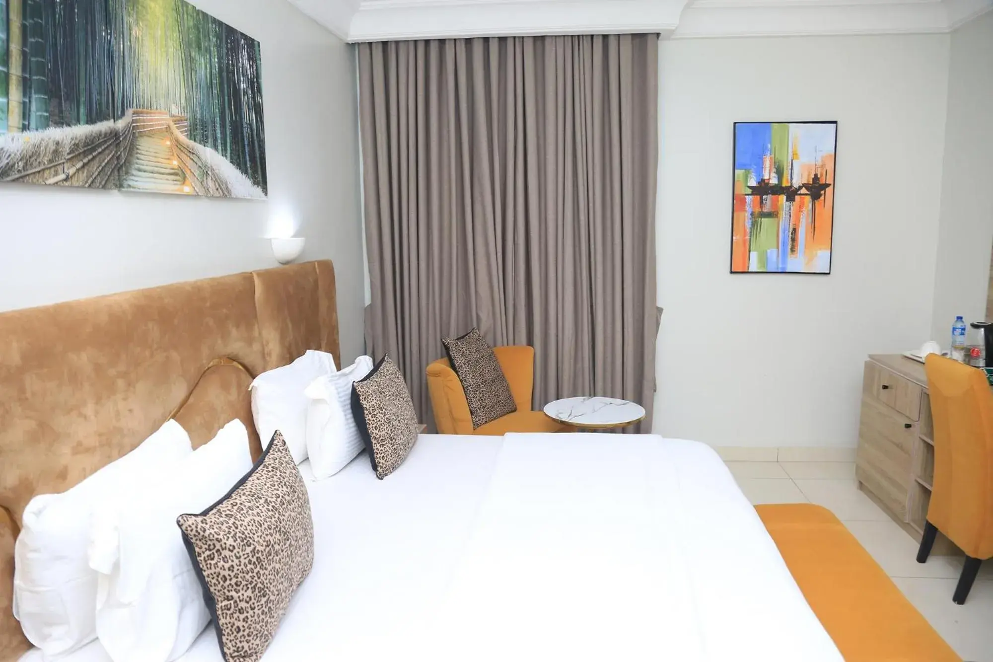 TV and multimedia, Bed in House 24 TV and multimedia, Bed in House 24