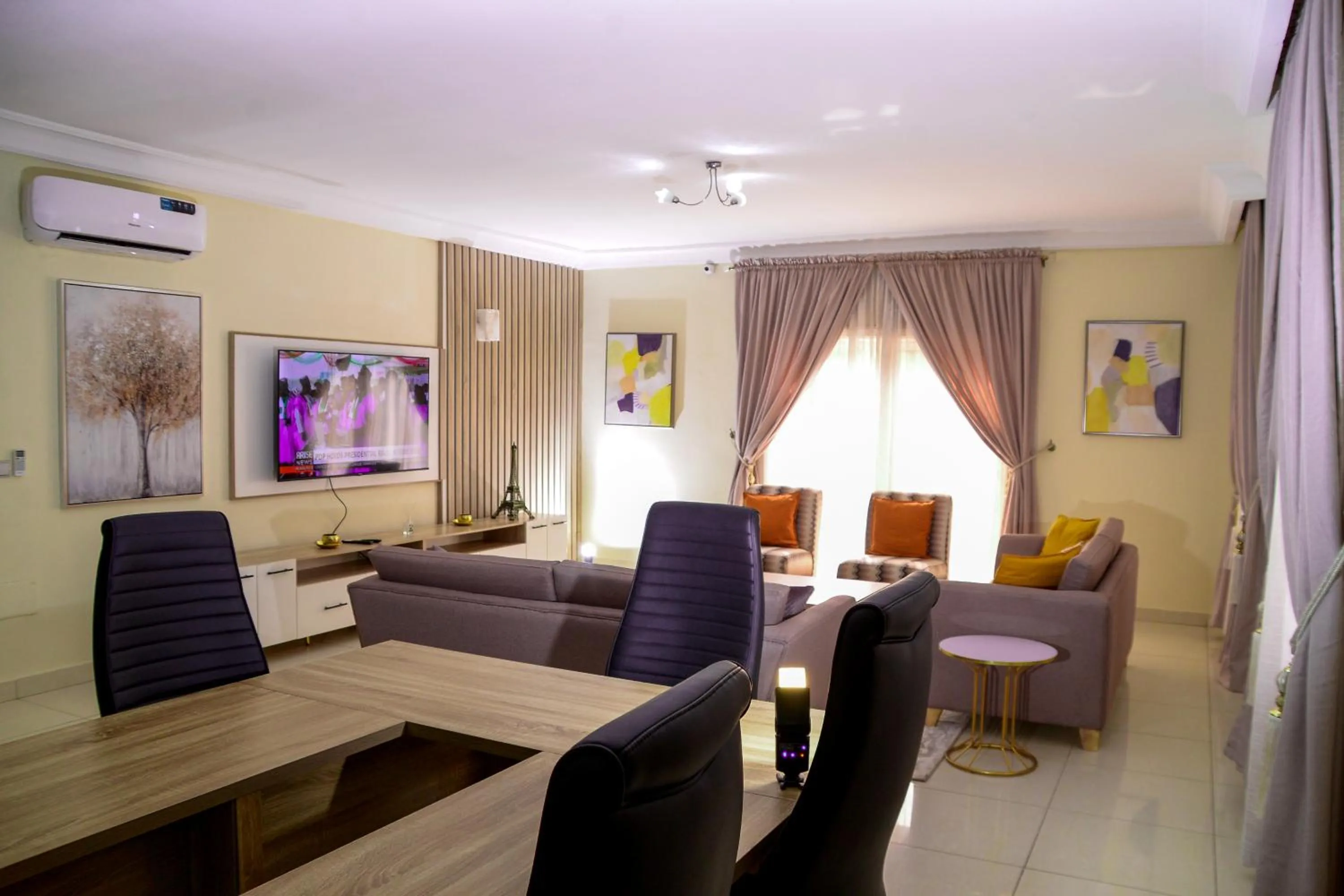 Communal lounge/ TV room in House 24