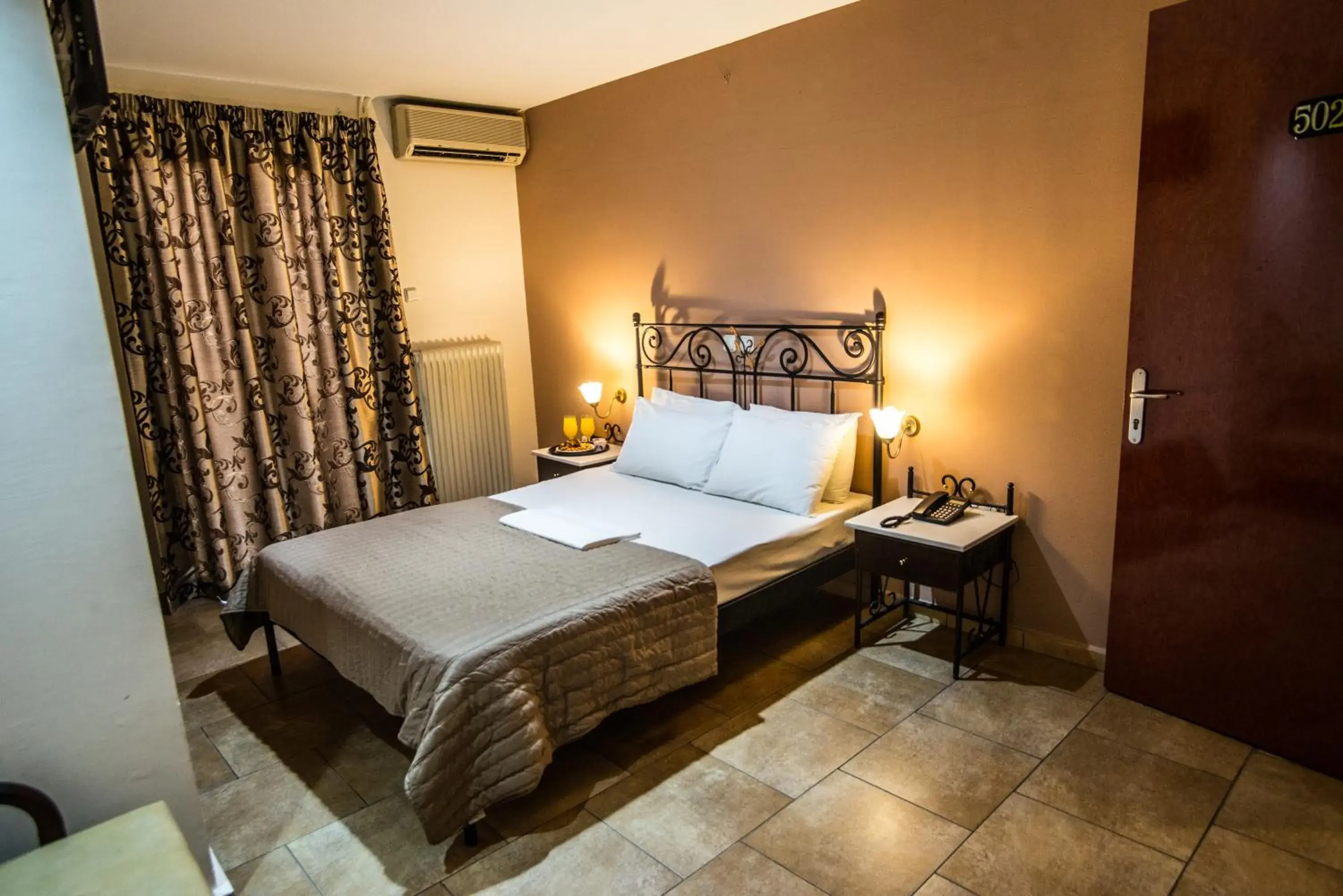 Bedroom, Bed in Anita Hotel Bedroom, Bed in Anita Hotel