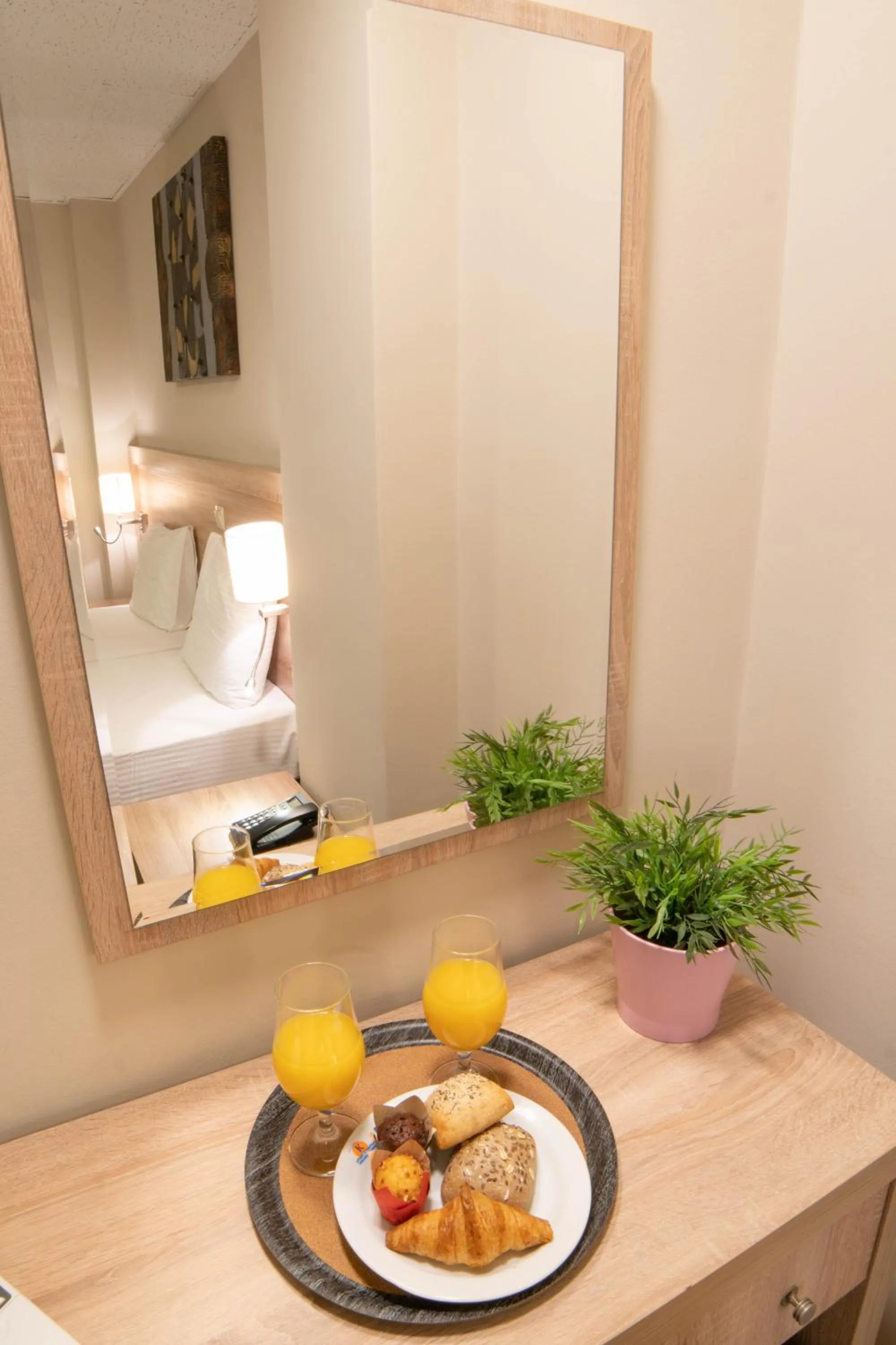 Bedroom, Bed in Anita Hotel