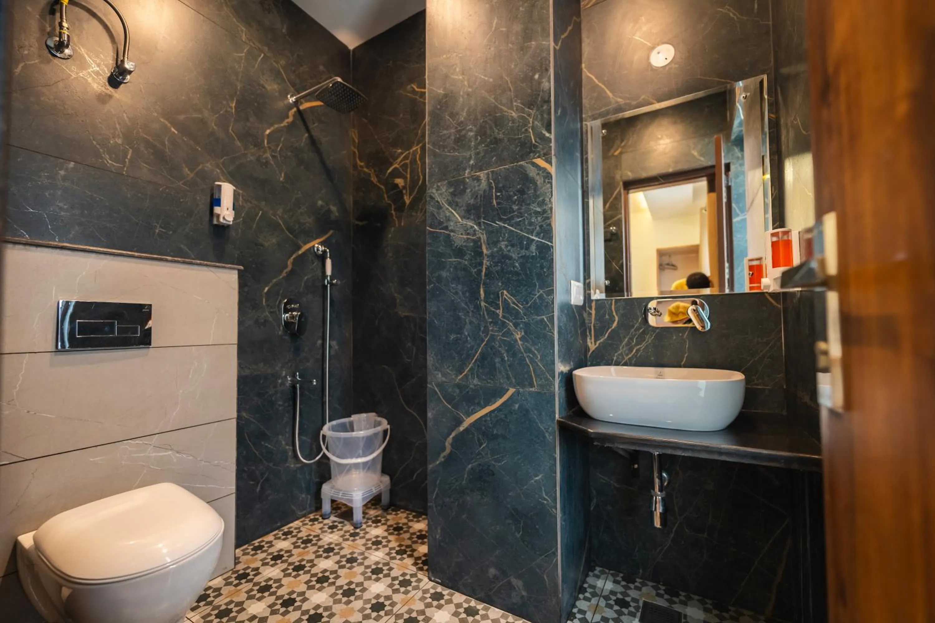 Shower in Hotel Park Hills