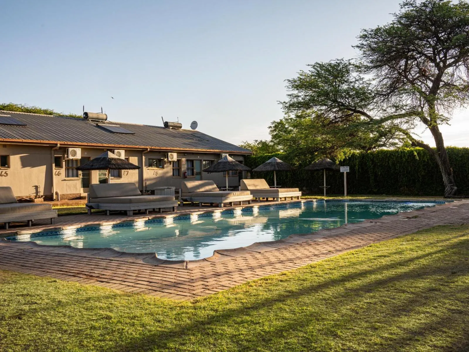 Swimming pool in Kuruman Lodge