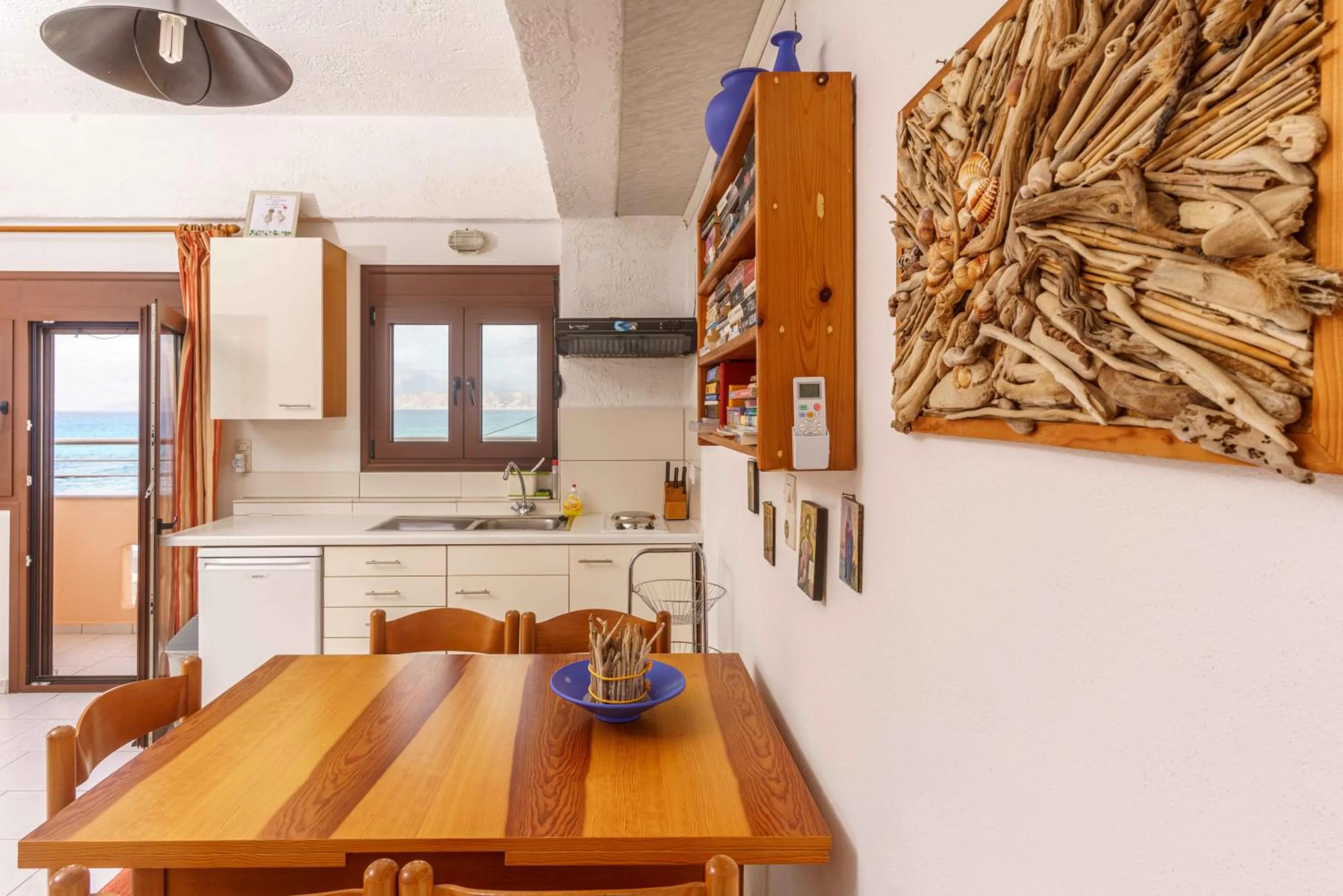 Dining area in Alexander Beach Hotel