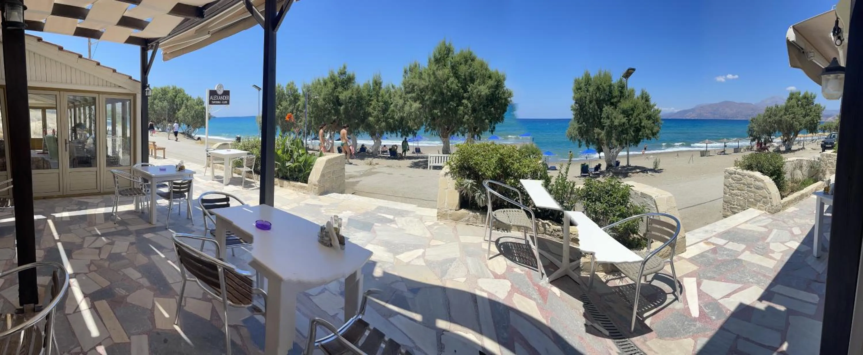 Restaurant/places to eat in Alexander Beach Hotel