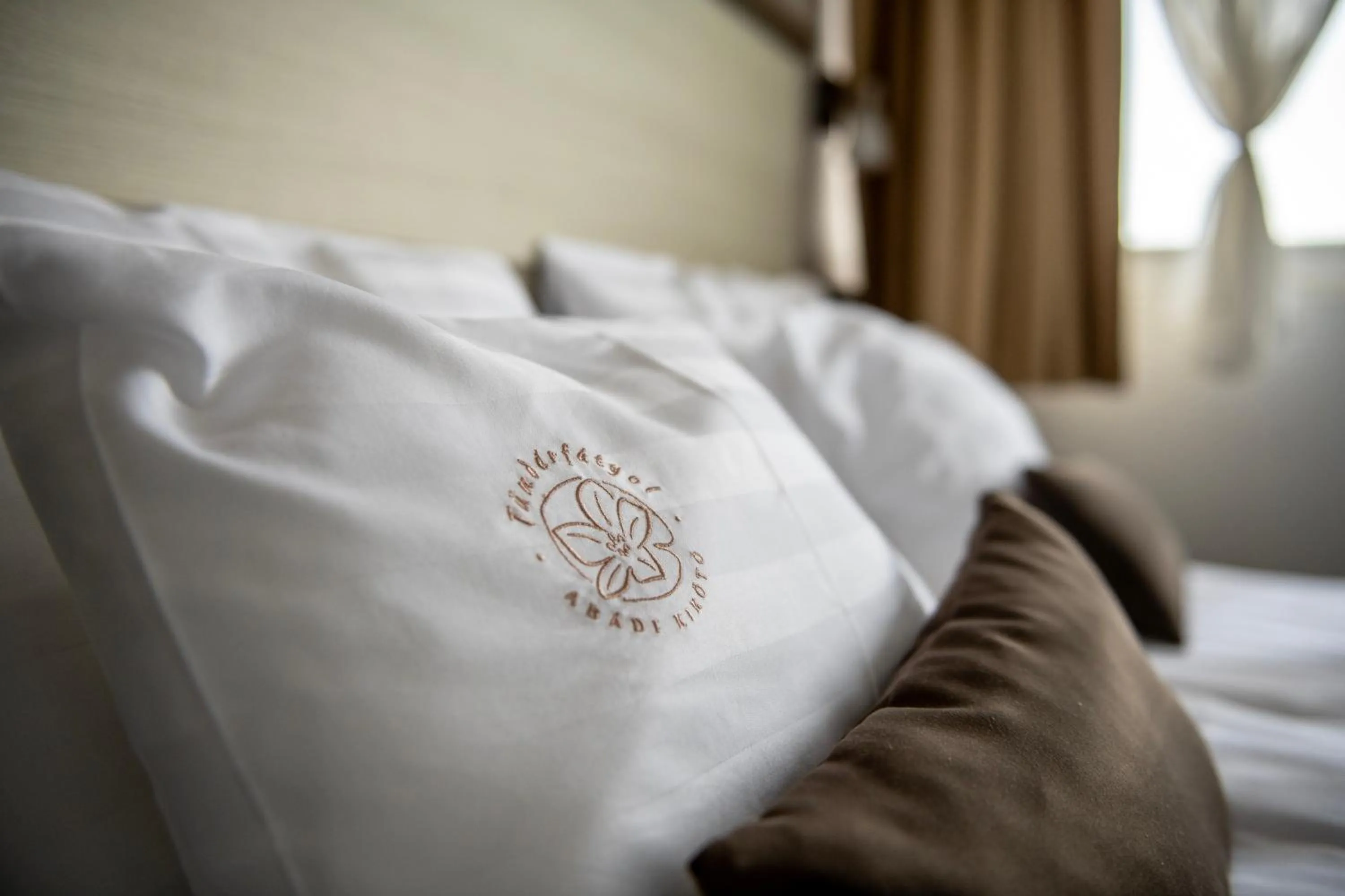 Photo of the whole room, Bed in Tündérfátyol