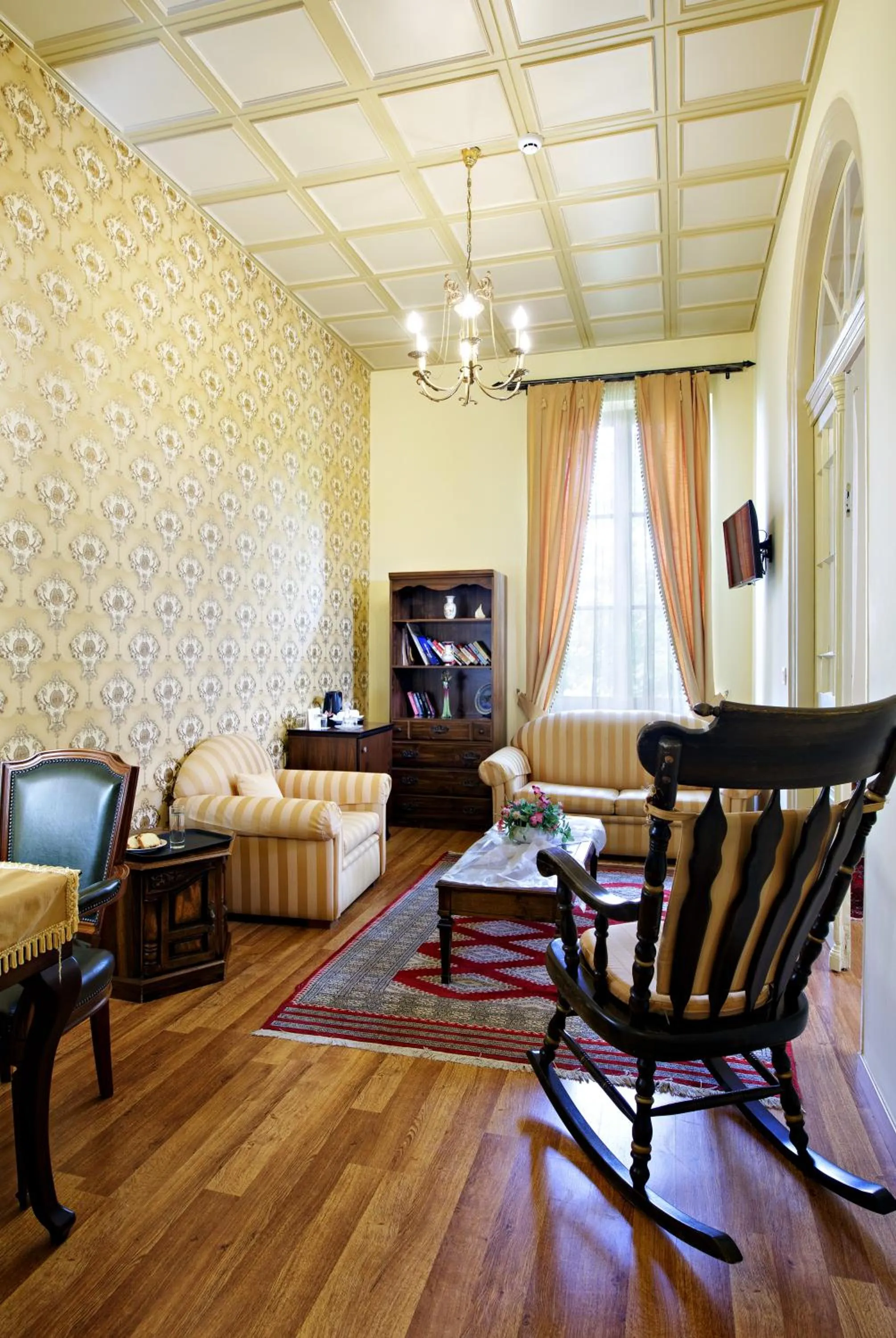 Living room, Bed in Halepa Hotel