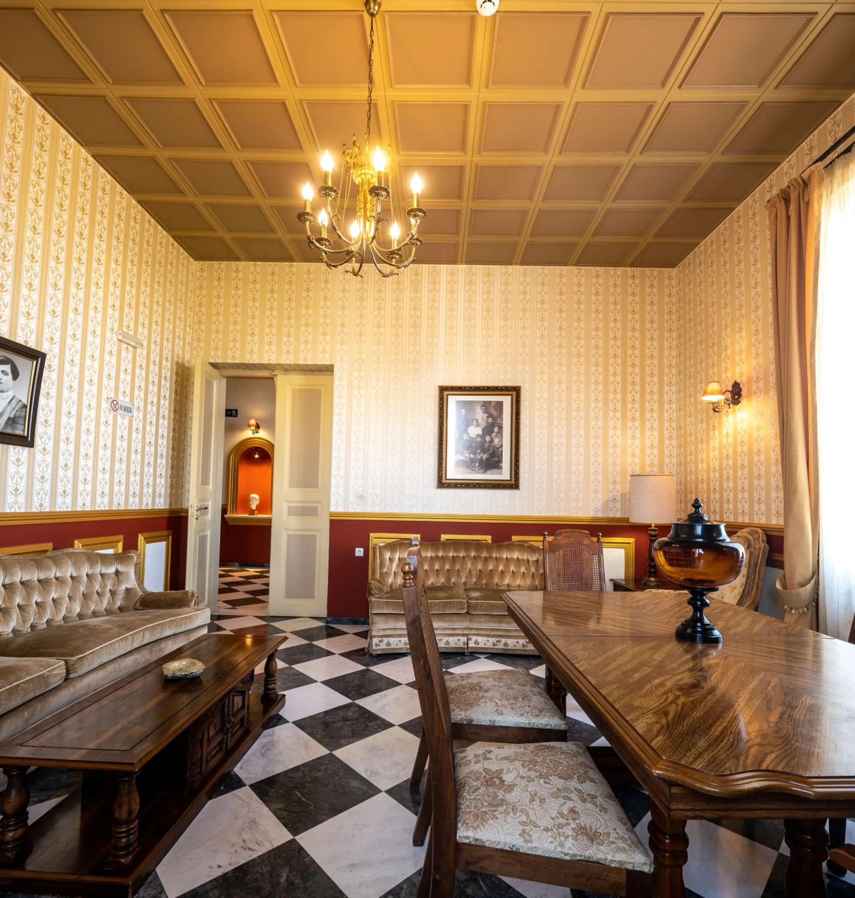 Living room in Halepa Hotel