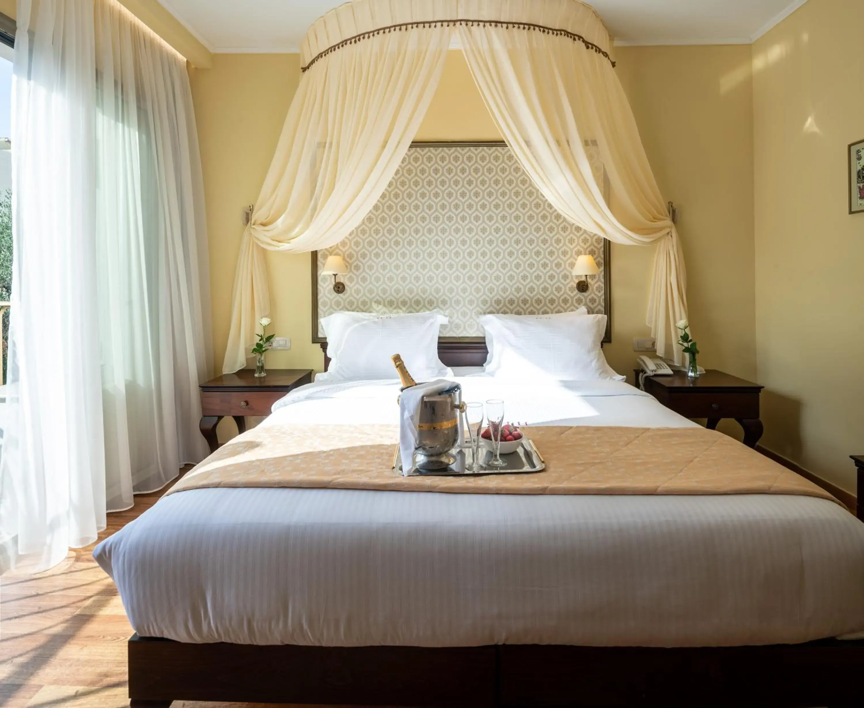 Deluxe Double or Twin Room with Ocean View in Halepa Hotel Deluxe Double or Twin Room with Ocean View in Halepa Hotel