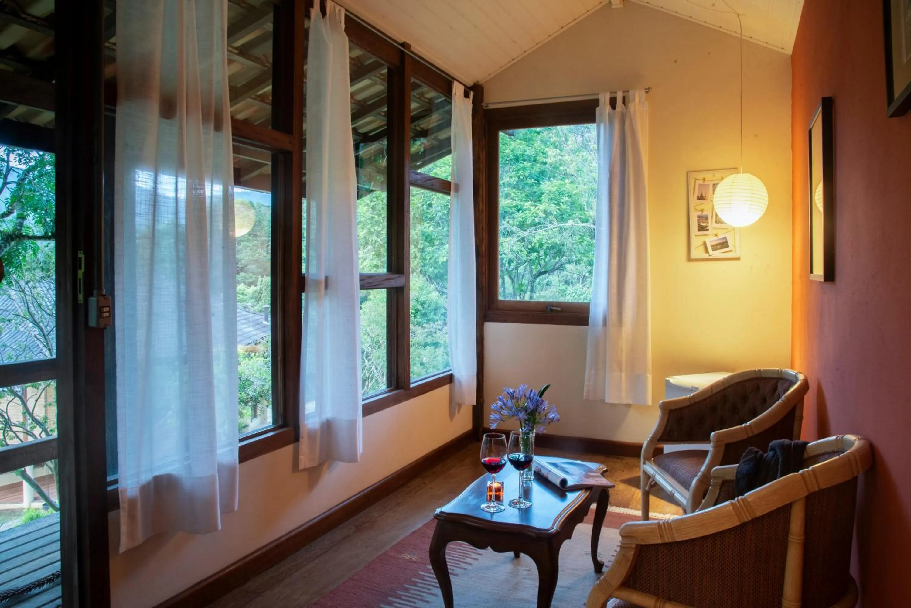 Living room in Pousada Terra Crua