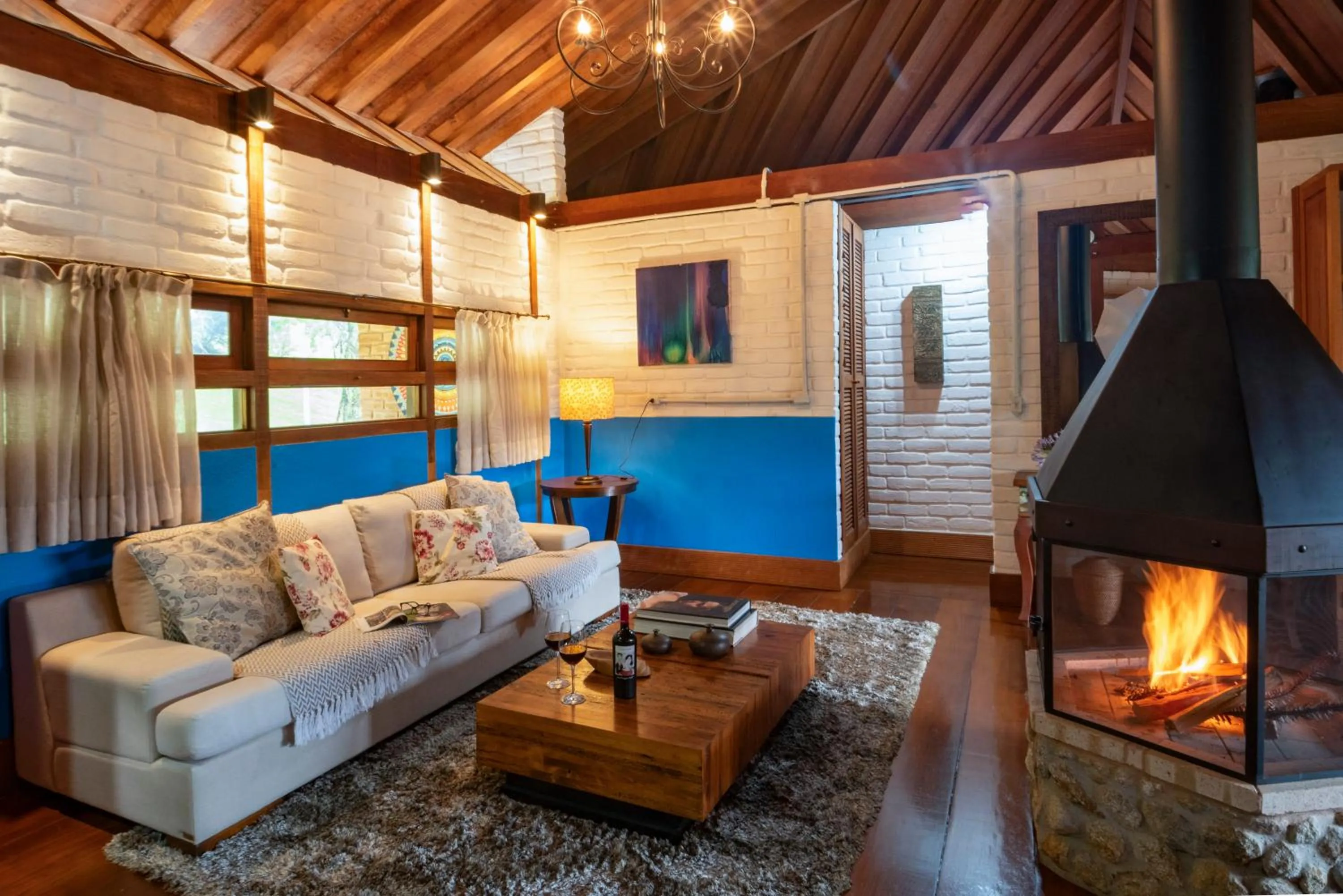 Living room in Pousada Terra Crua