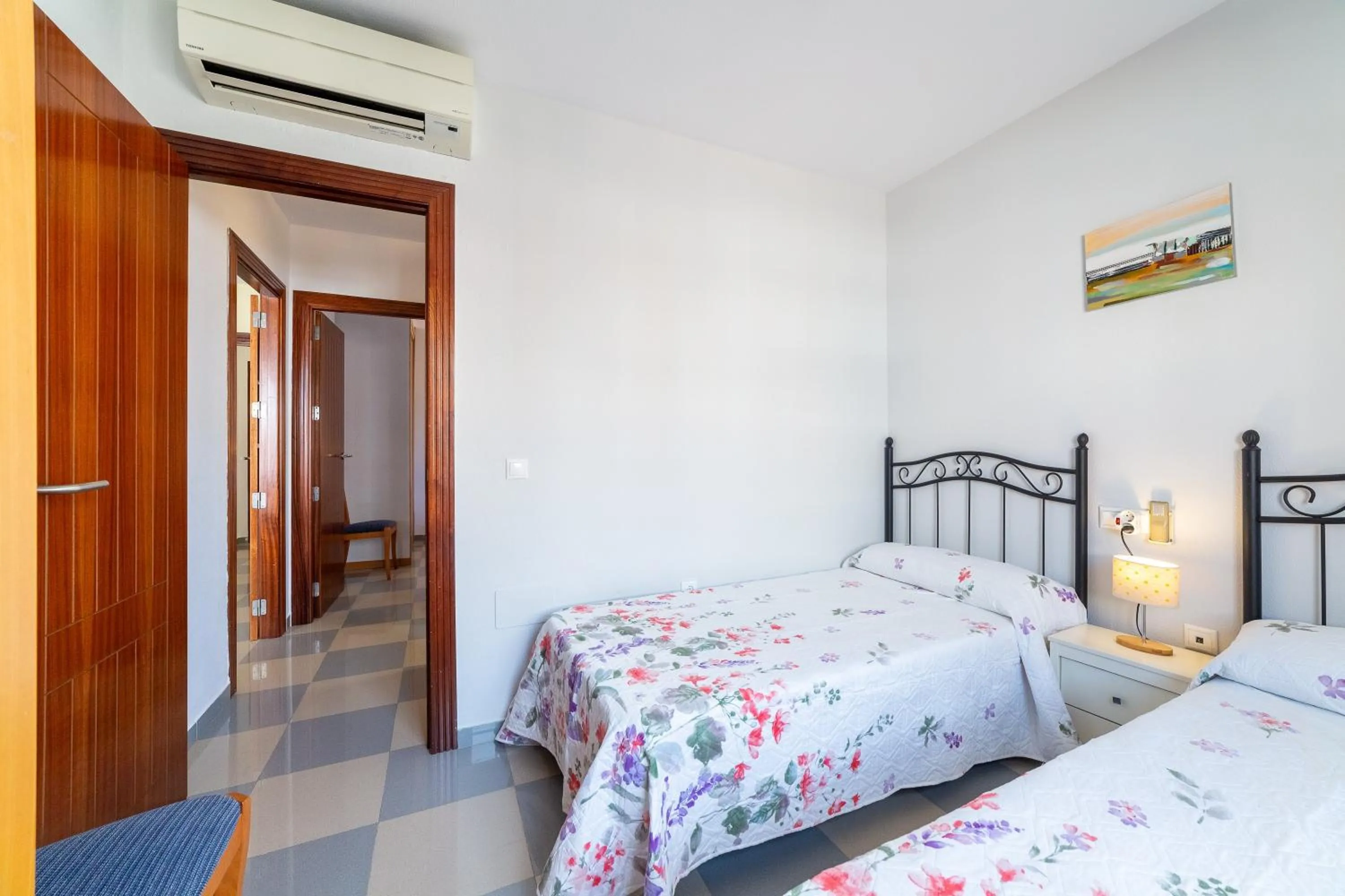 Property building, Bed in Apartamento Esbamar Vi