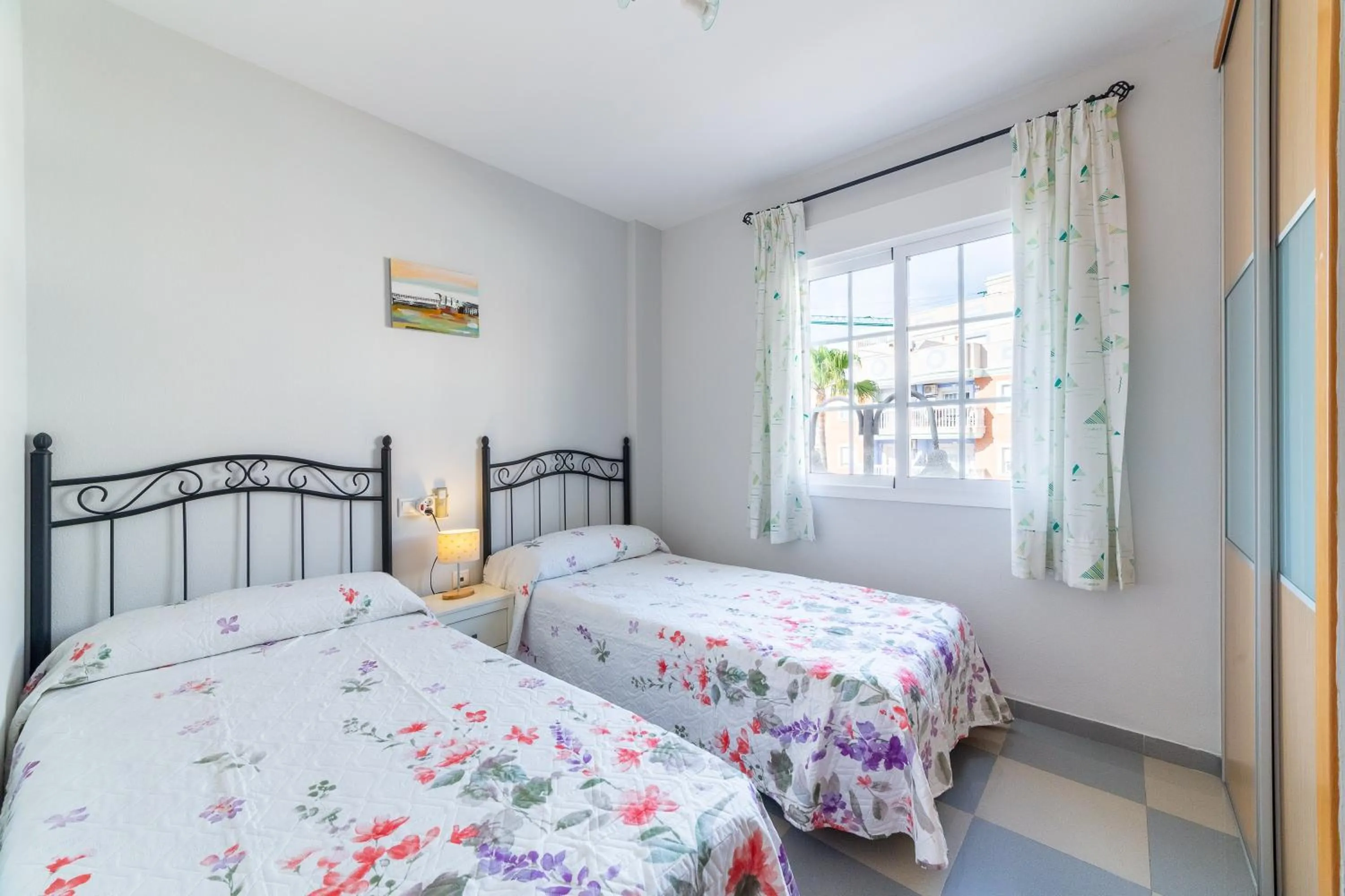 Property building, Bed in Apartamento Esbamar Vi