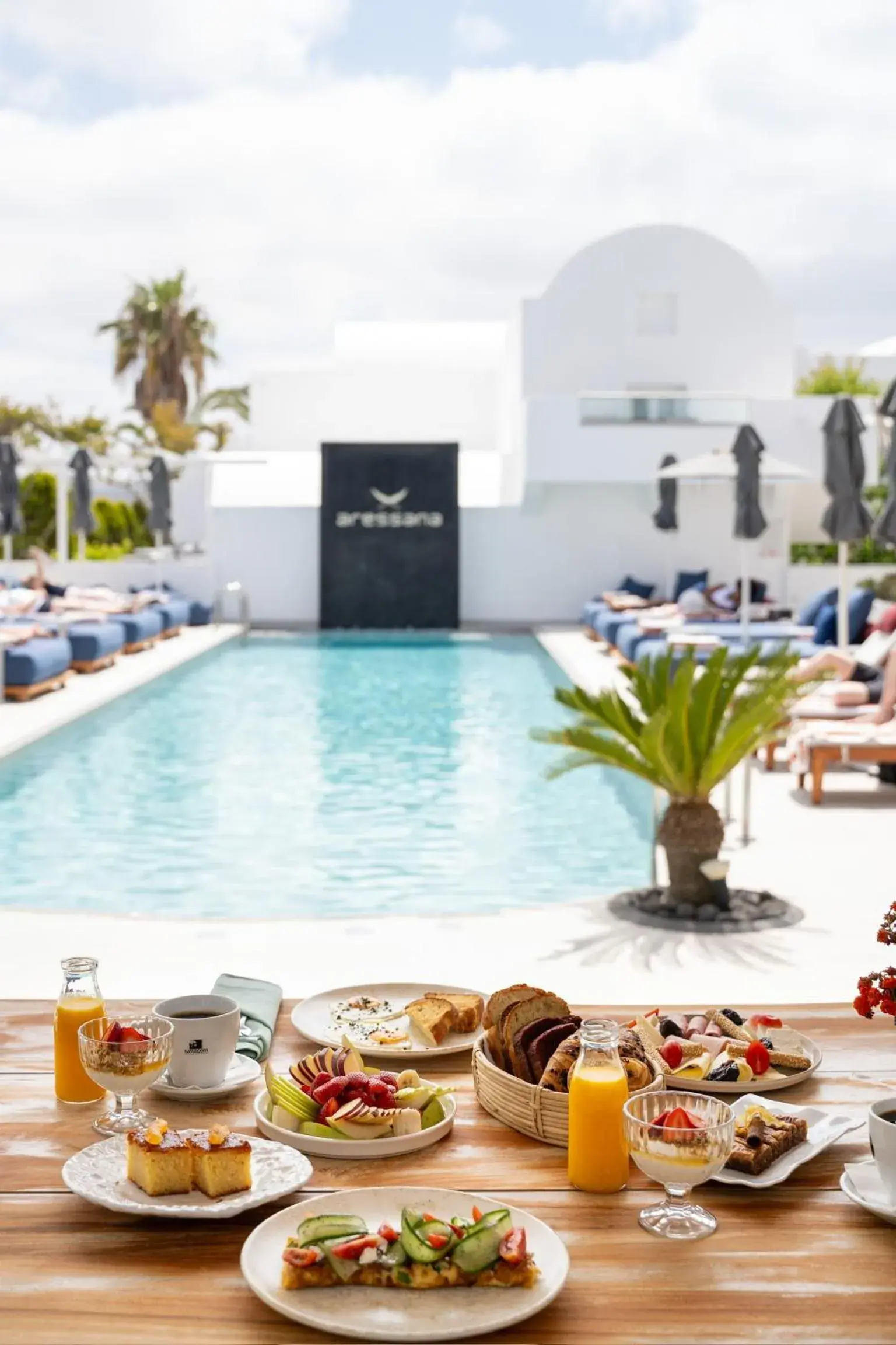 Food and drinks in Aressana Spa Hotel & Suites - Small Luxury Hotels of the World Food and drinks in Aressana Spa Hotel & Suites - Small Luxury Hotels of the World