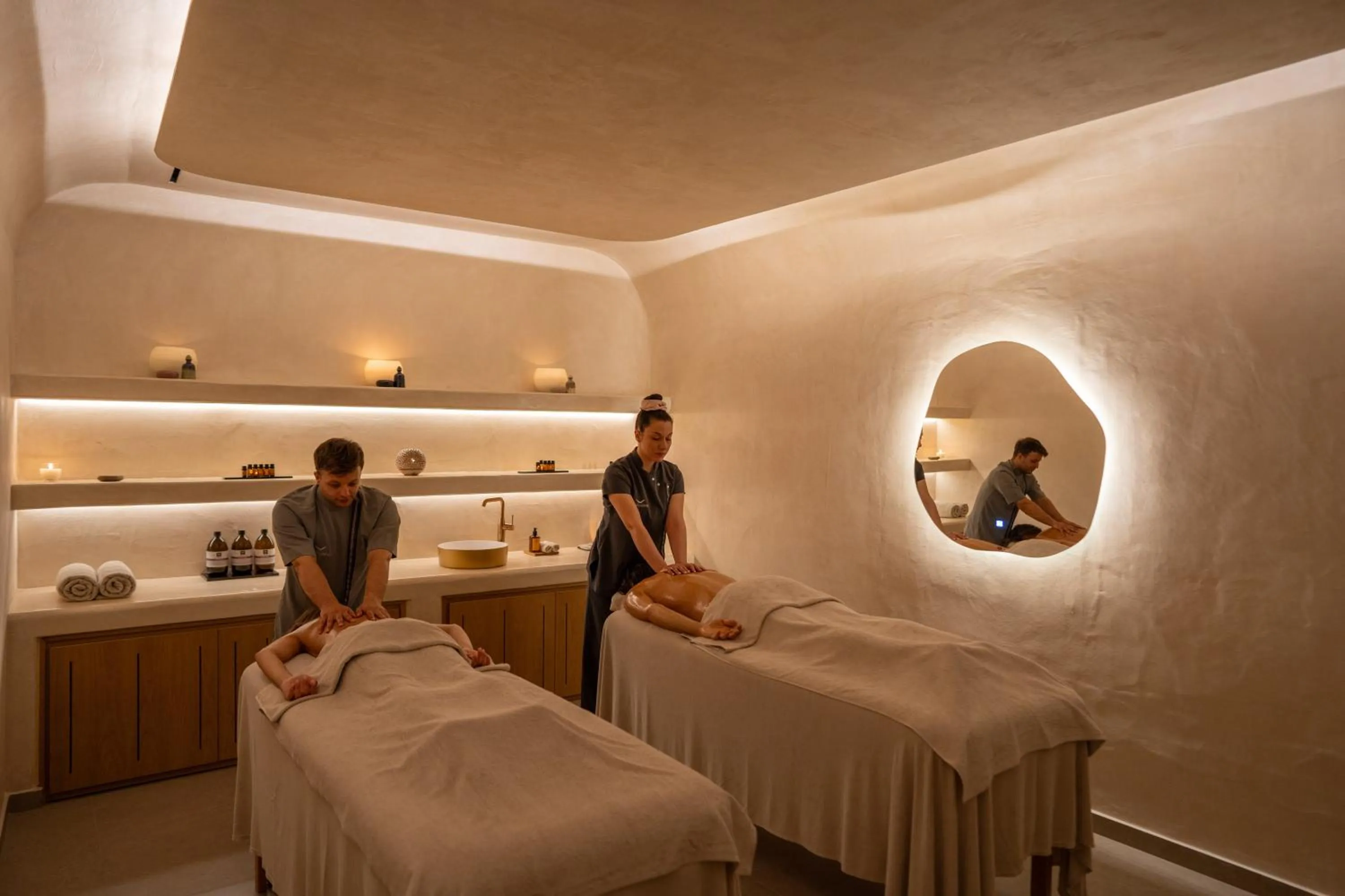 Massage in Aressana Spa Hotel & Suites - Small Luxury Hotels of the World