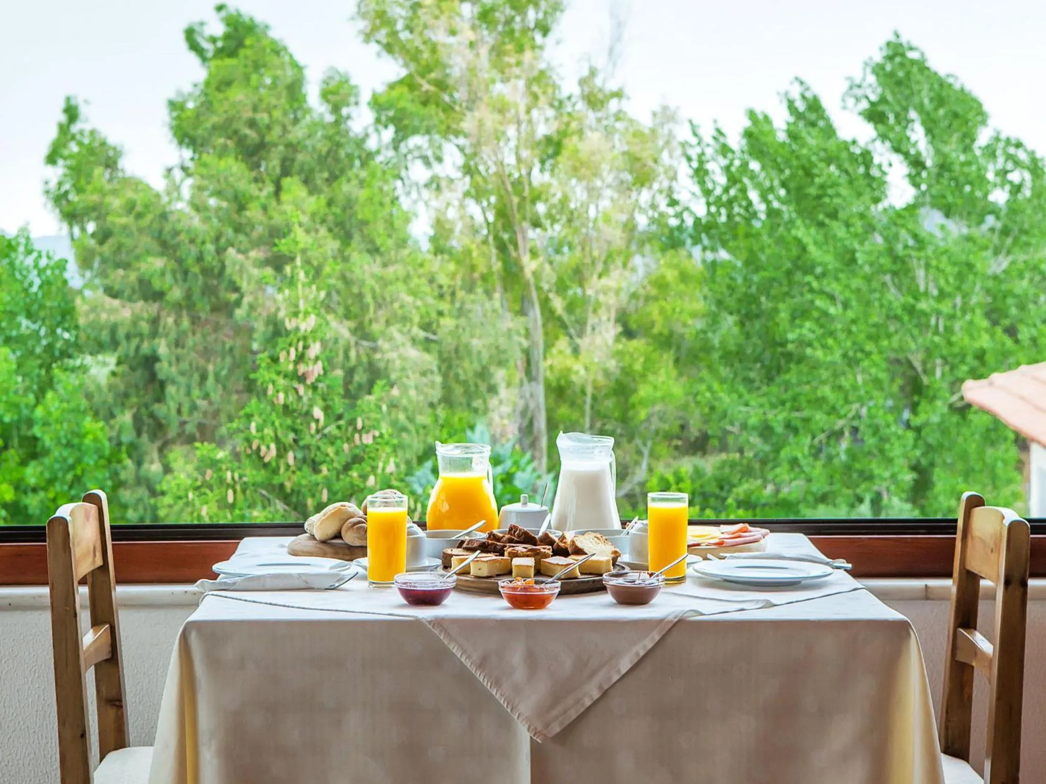 Restaurant/places to eat in Hotel Europa Olympia