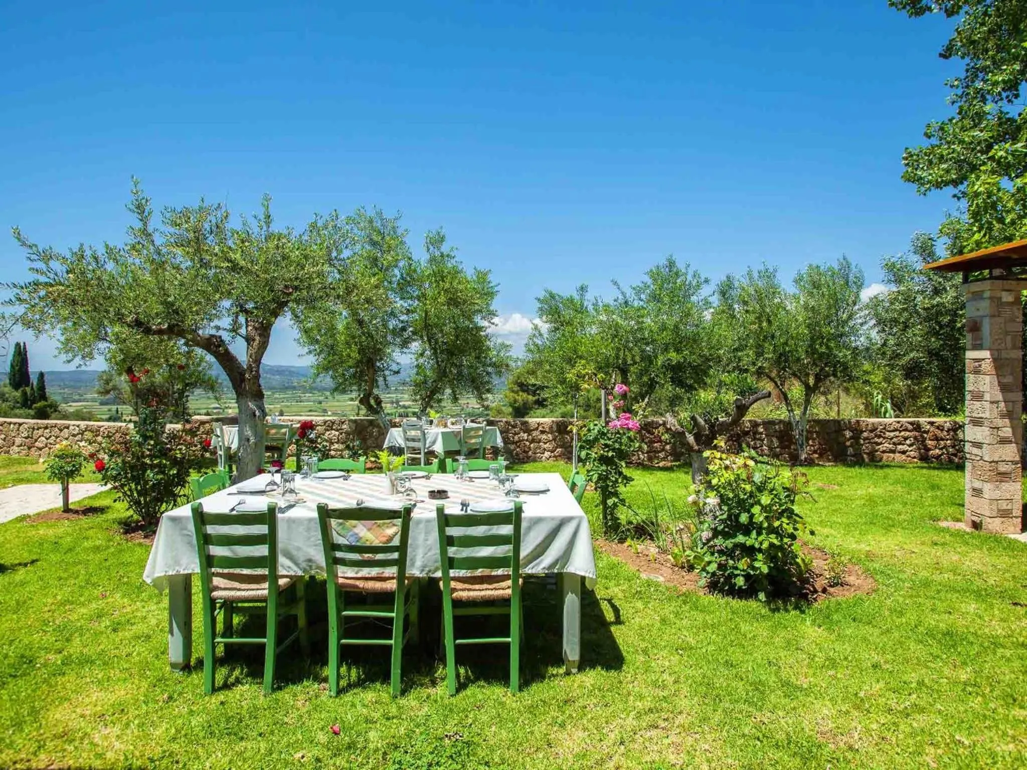 Patio in Hotel Europa Olympia